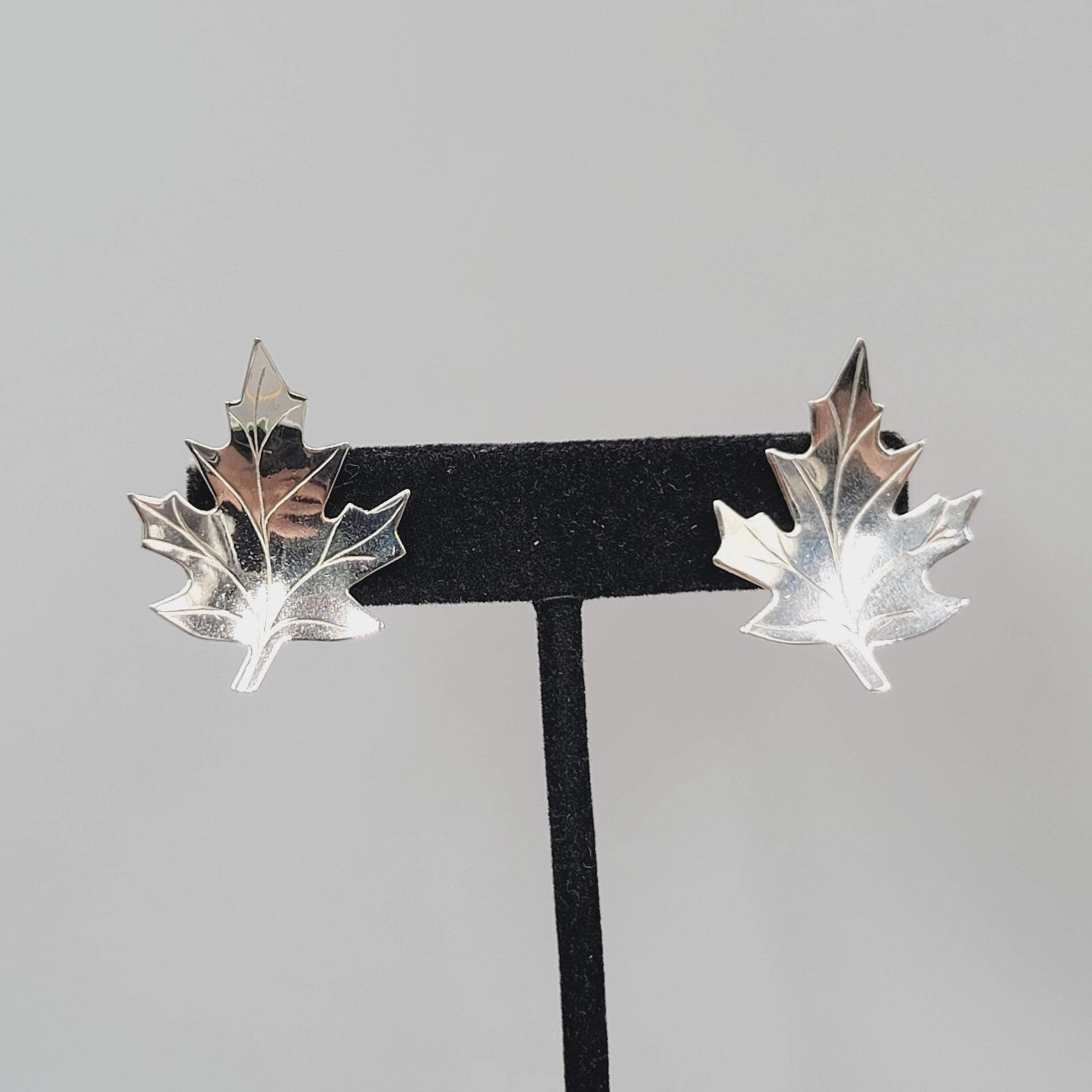 Vintage Clip on Earrings Silver tone Leaf Screw Back 1.25"