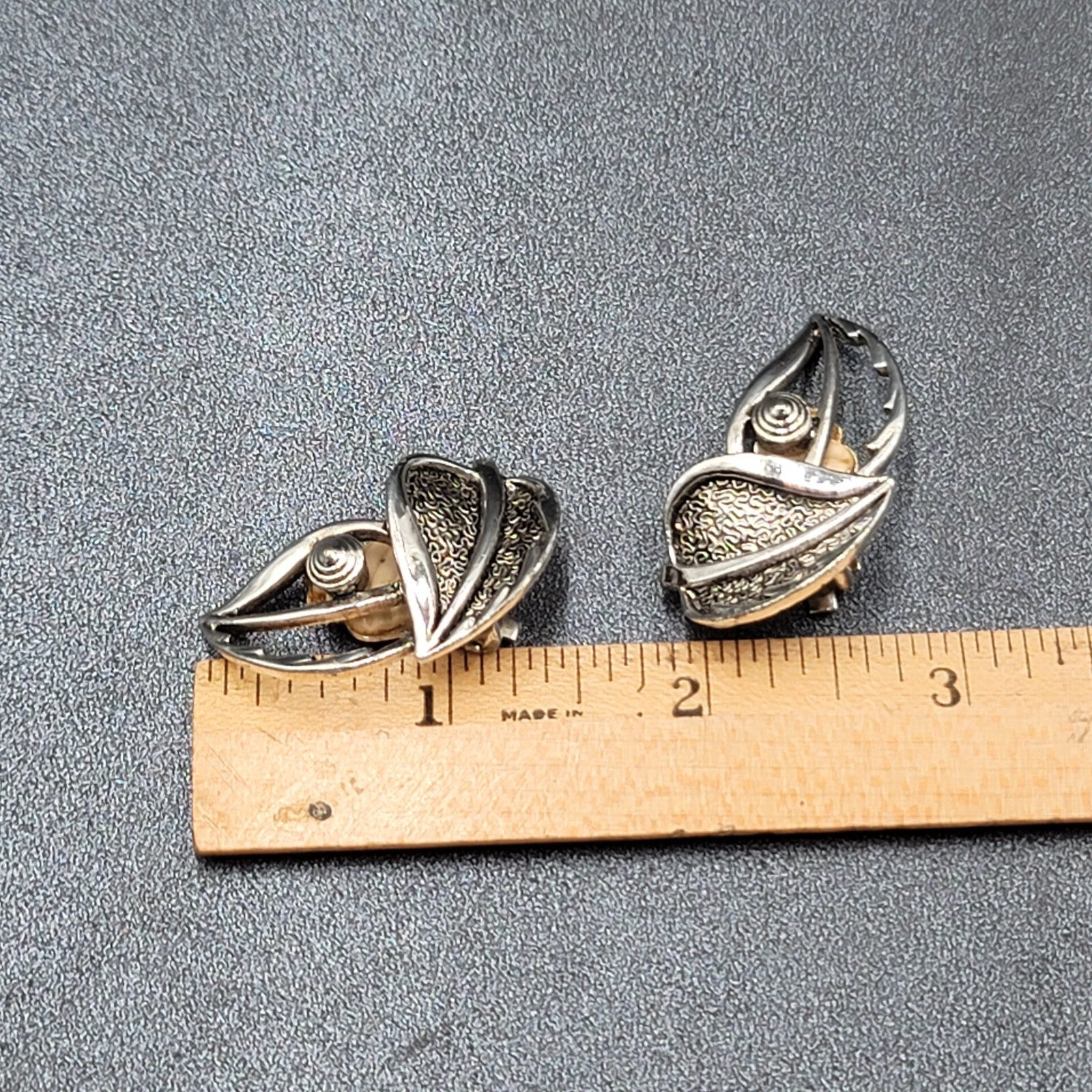 Vtg Sarah Cov Clip on Earrings Silver tone Leaves Climber Large Statement 1.5"