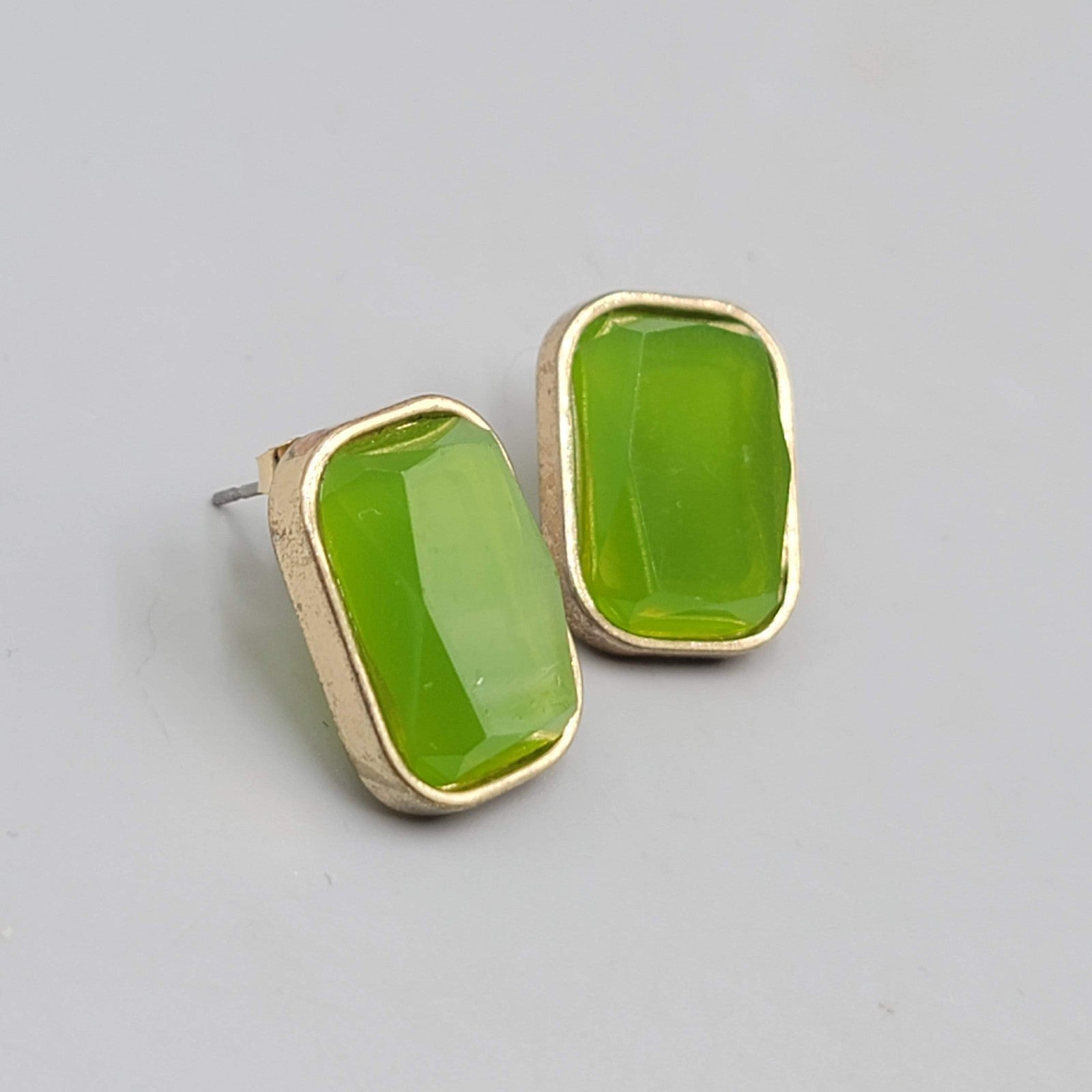 Green Rectangle Faceted Pierced Earrings Gold tone Drop 3/4"