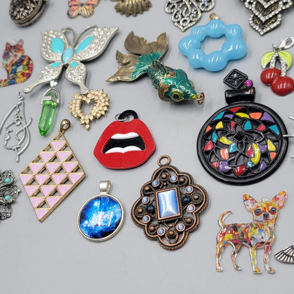 All FUN Modern Pendant Lot of 40 Animals Art Funky Statement Various Styles
