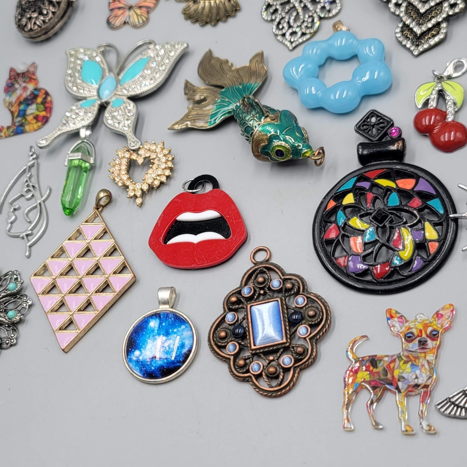 All FUN Modern Pendant Lot of 40 Animals Art Funky Statement Various Styles