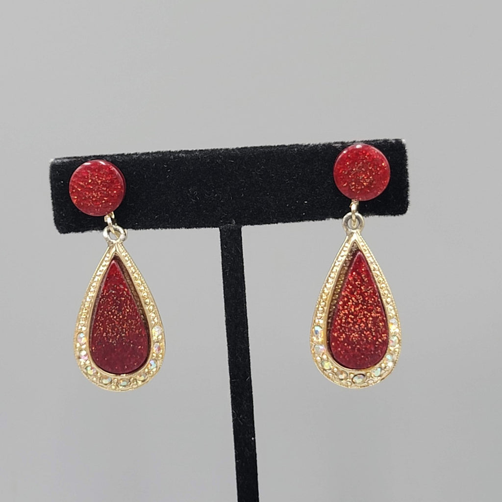 Vintage Red Glitter Resin Clip on Earrings Gold tone Dangle Screw Back 1.75 in