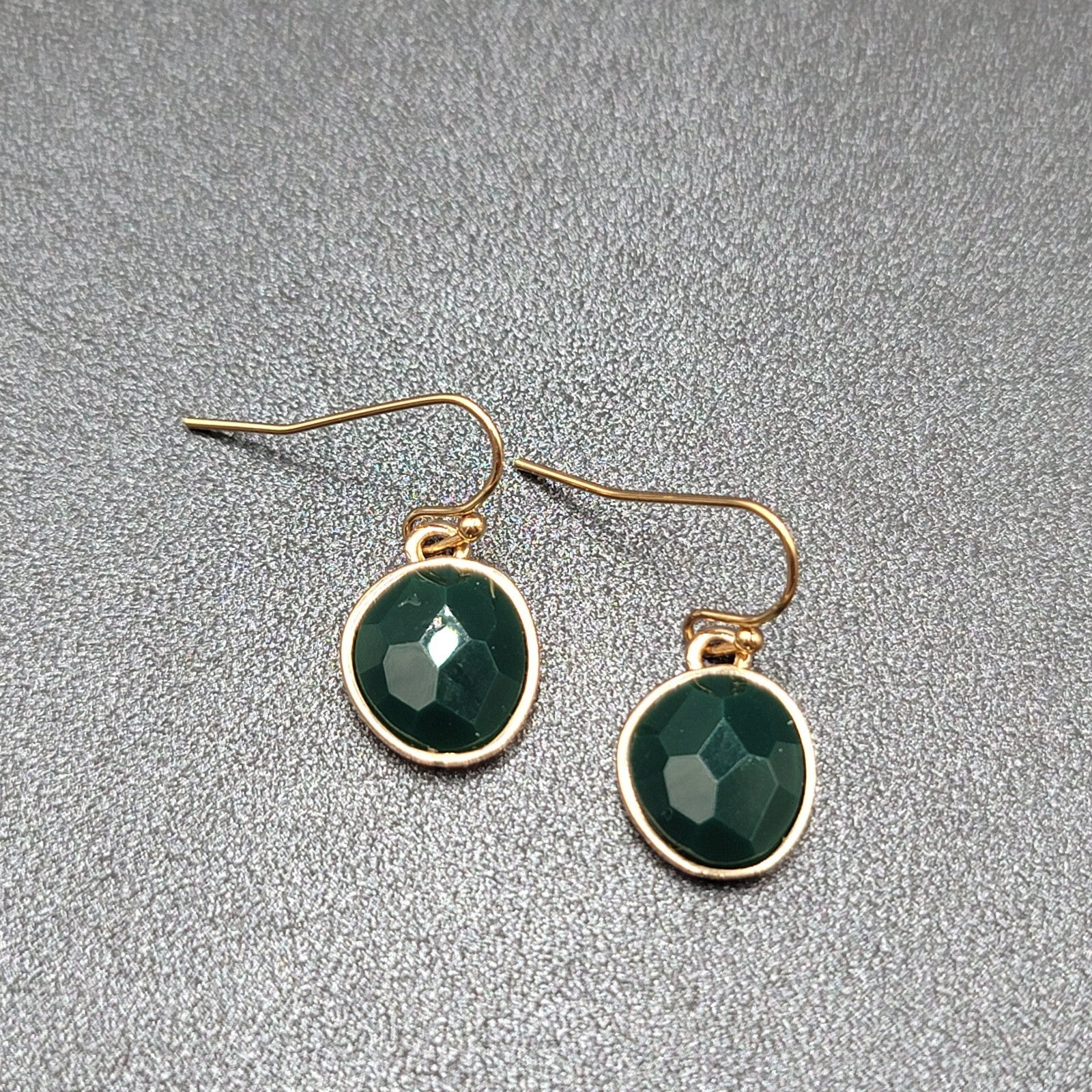 Pierced Earrings Gold tone Green Faceted Acrylic Dangle 1/2"