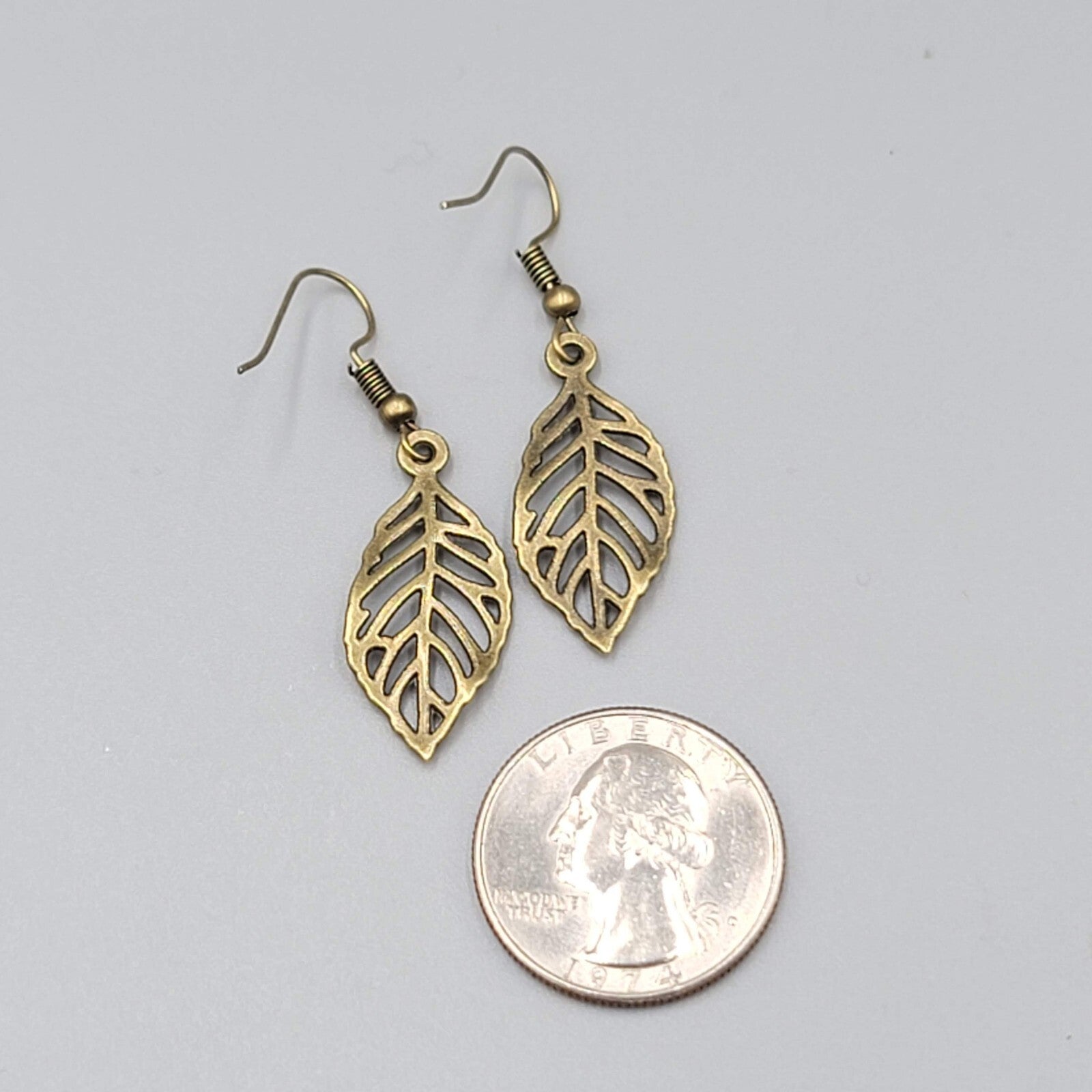 Leaf Pierced Earrings Bronze tone Wavy Dangle NEW 1"