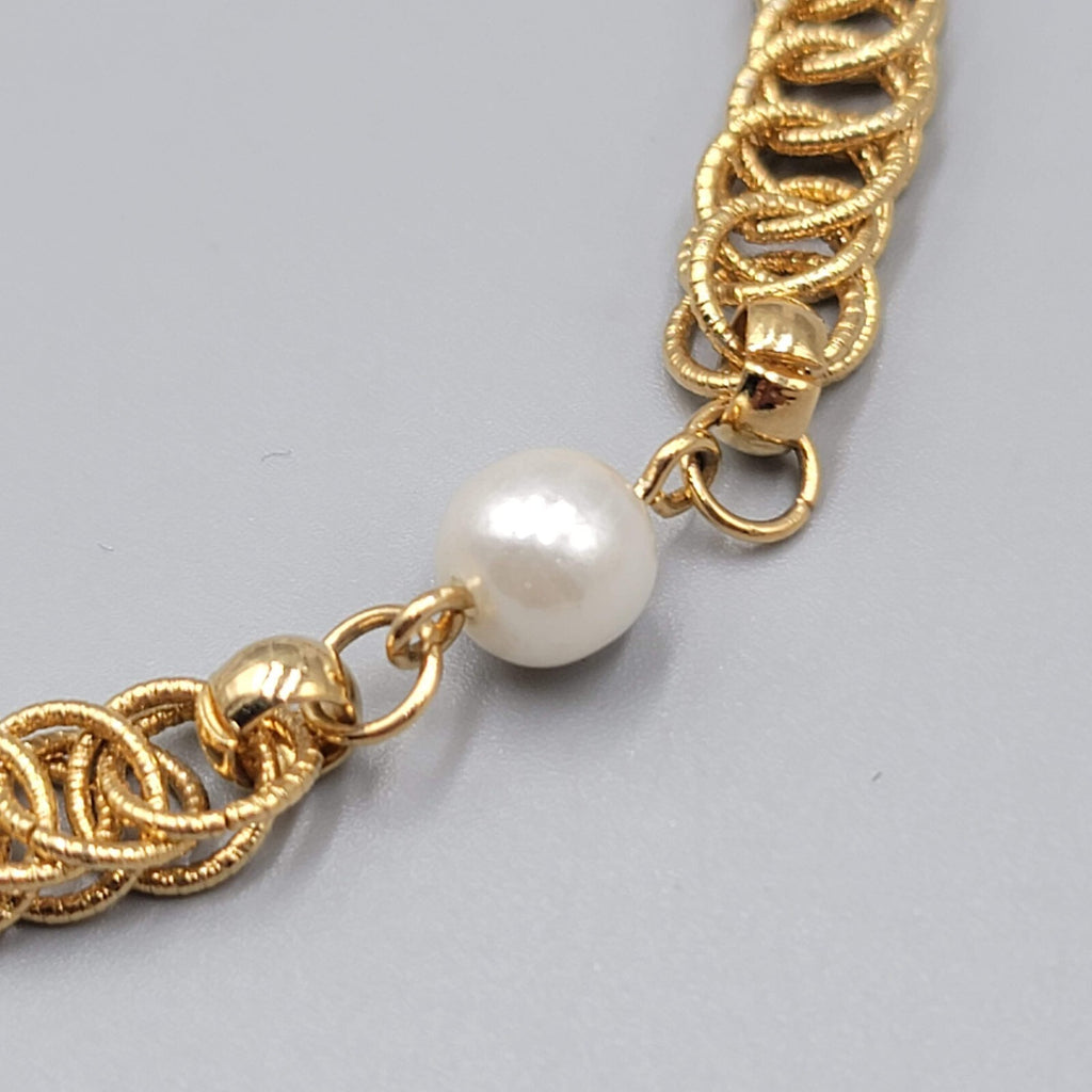 Vintage Gold tone Interlocking Links Bracelet Faux Pearl Bead 7.25"