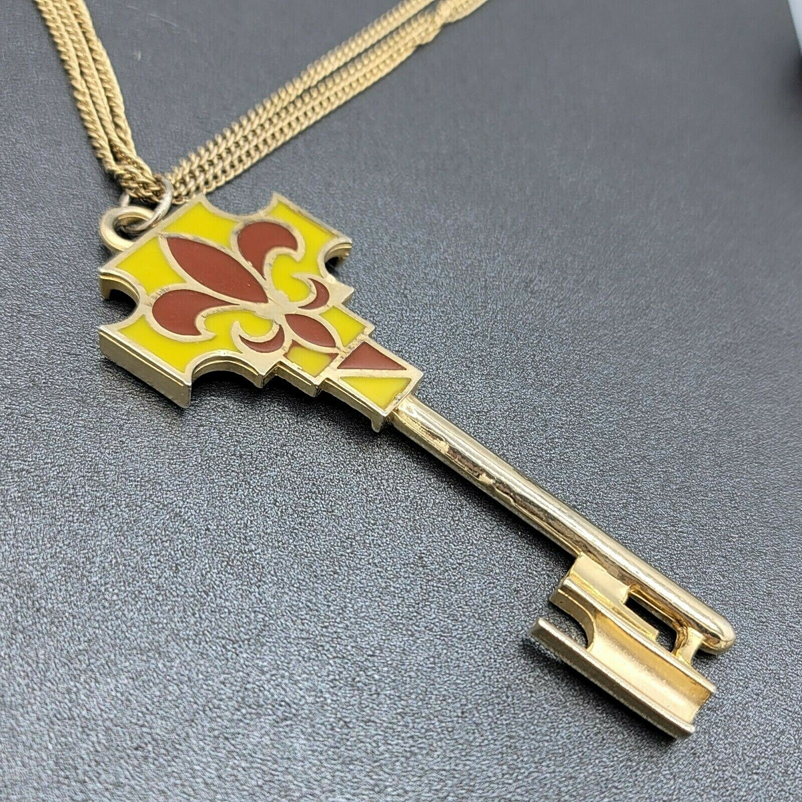 Vintage Large Enamel Key Pendant Necklace Goldtone Multi Strand Chain 21"