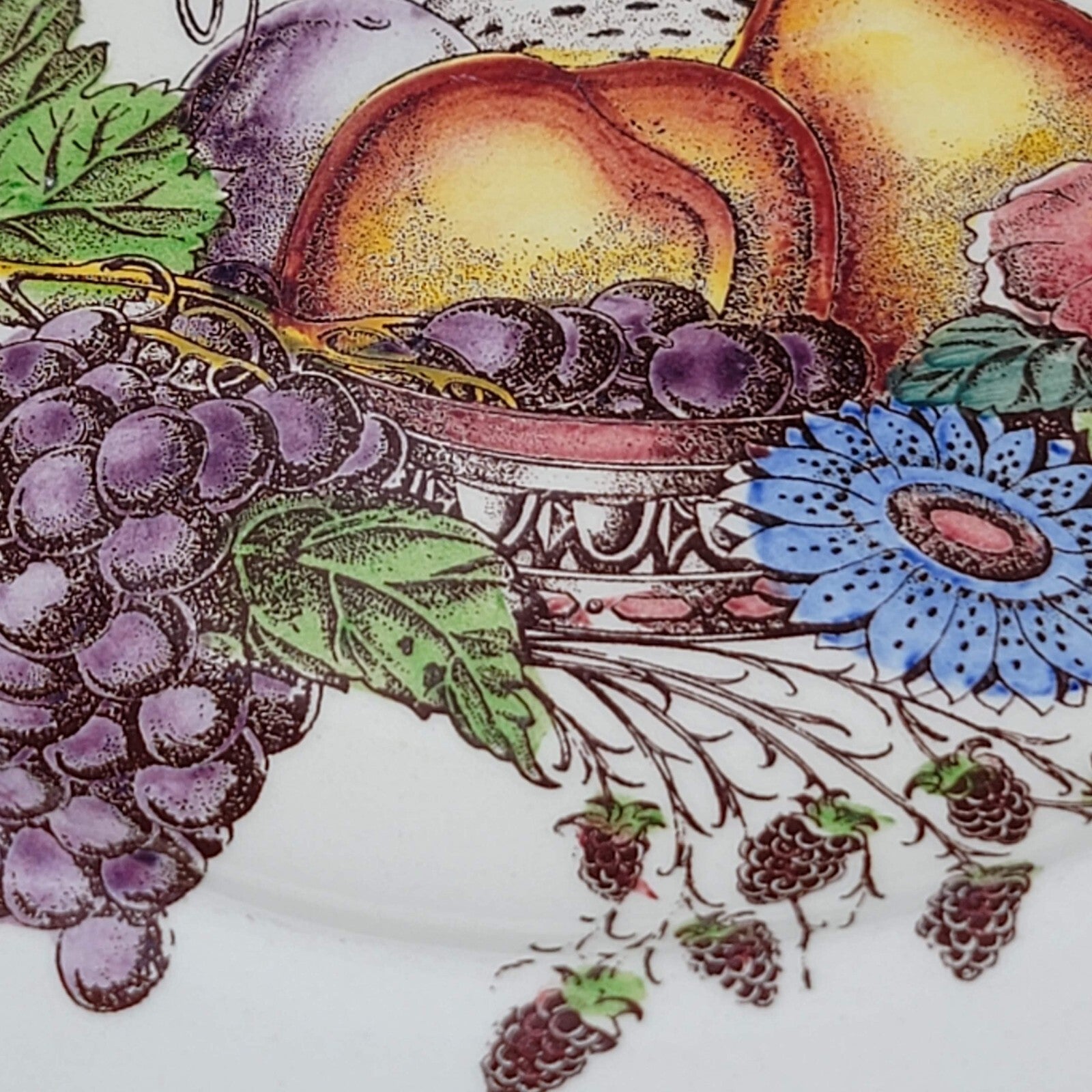 Vintage Vernon Kilns Fruitdale Dinner Plates Made In USA 9.5 in