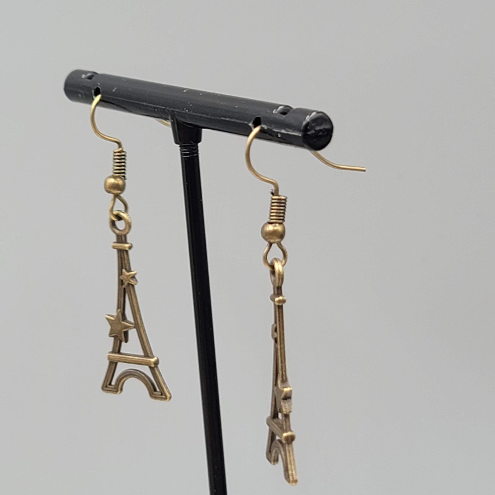 Eiffel Tower Pierced Earrings Bronze tone Stars Dangle NEW 1 1/8"