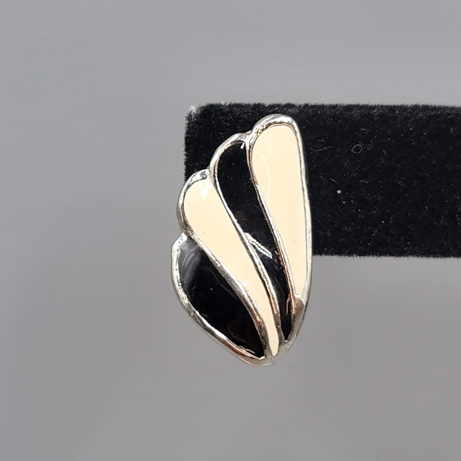 Vintage Climber Pierced Earrings Black Cream Enamel Silver tone 7/8"
