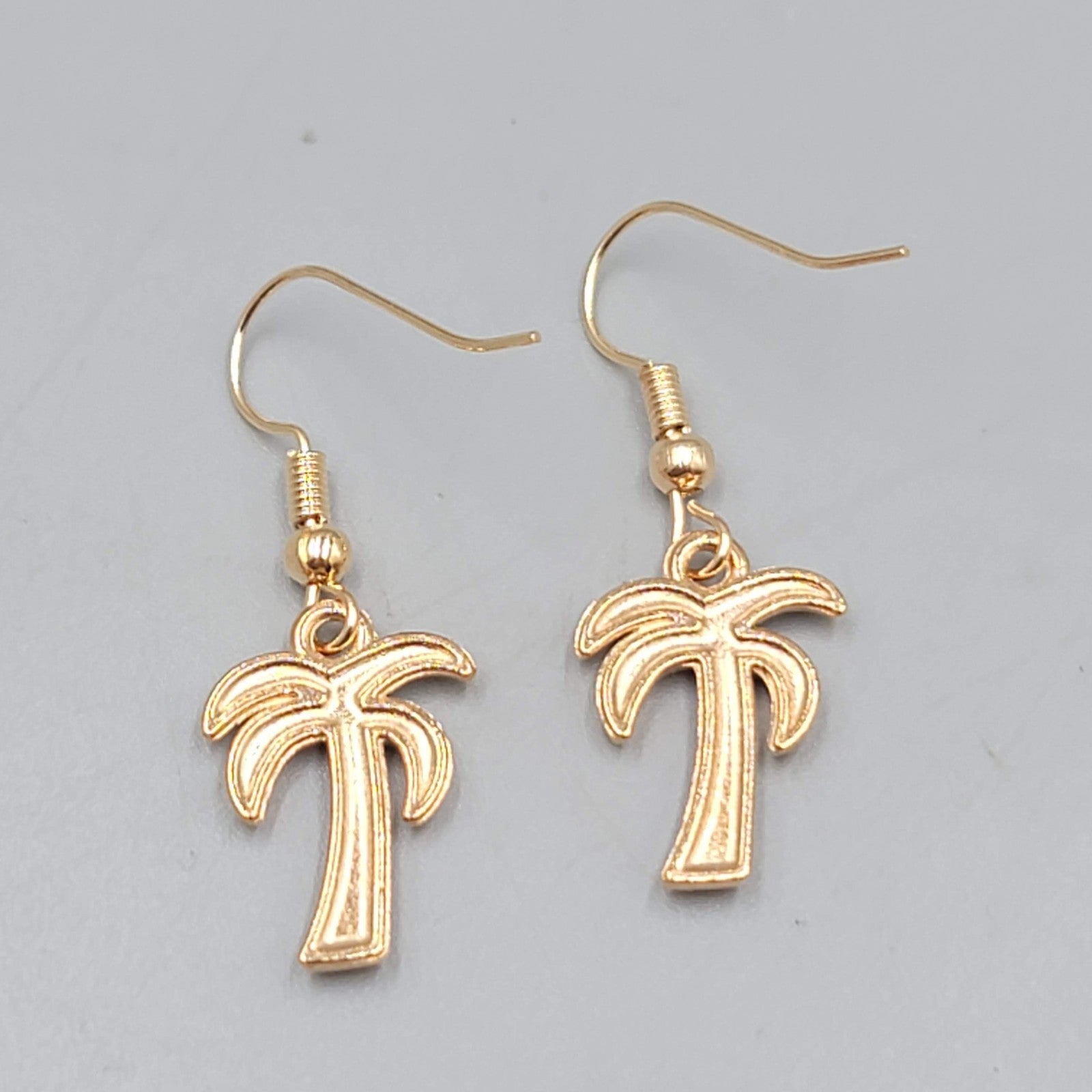 Enamel Palm Tree Pierced Earrings Gold tone Dangle Red Trunk 3/4"