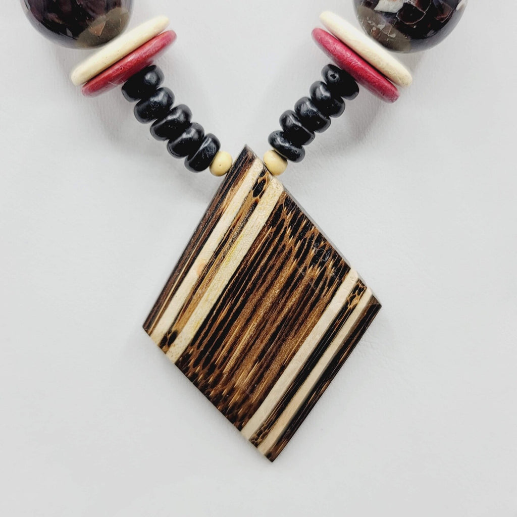 Safari African Giraffe Carved Wood Beaded Necklace Vintage 28"