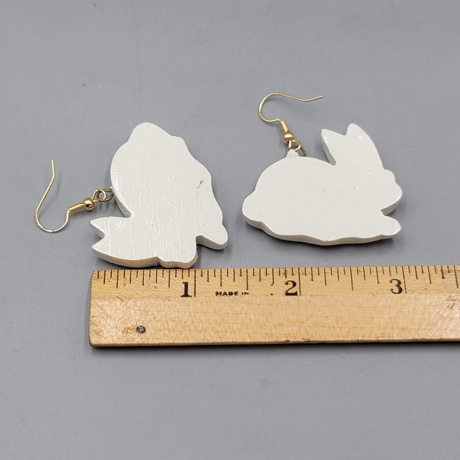 Vintage Wood Bunny Rabbit Pierced Earrings Gold tone Dangle Hand Painted 1.5 in
