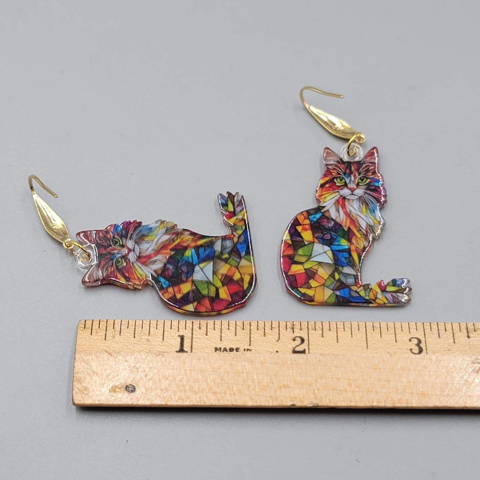 Mosiac Kitty Cat Pierced Earrings Multicolor  Acrylic Dangle Gold tone Hook 1.5"