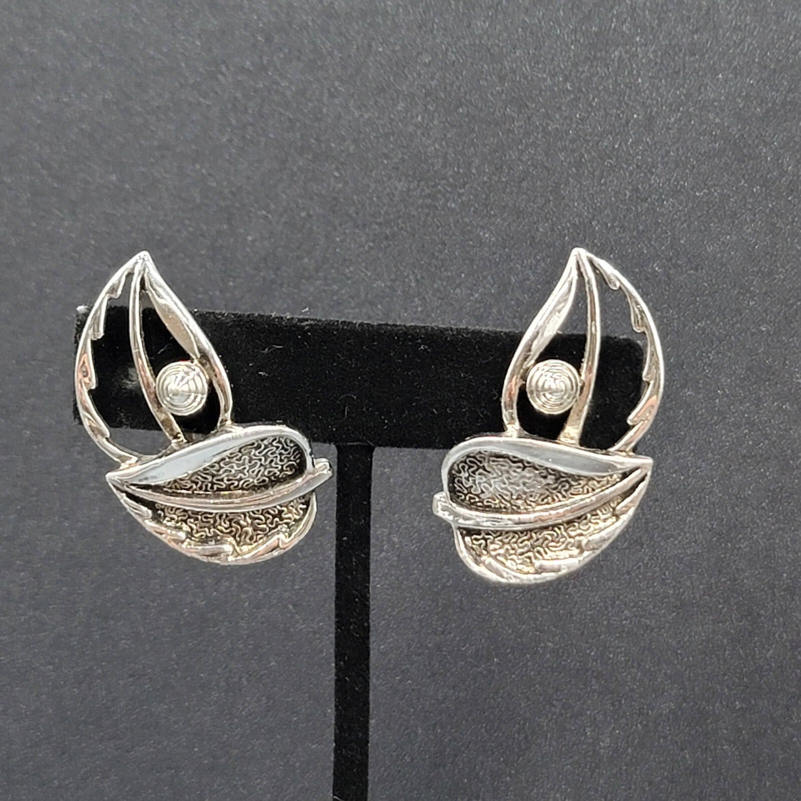 Vtg Sarah Cov Clip on Earrings Silver tone Leaves Climber Large Statement 1.5"