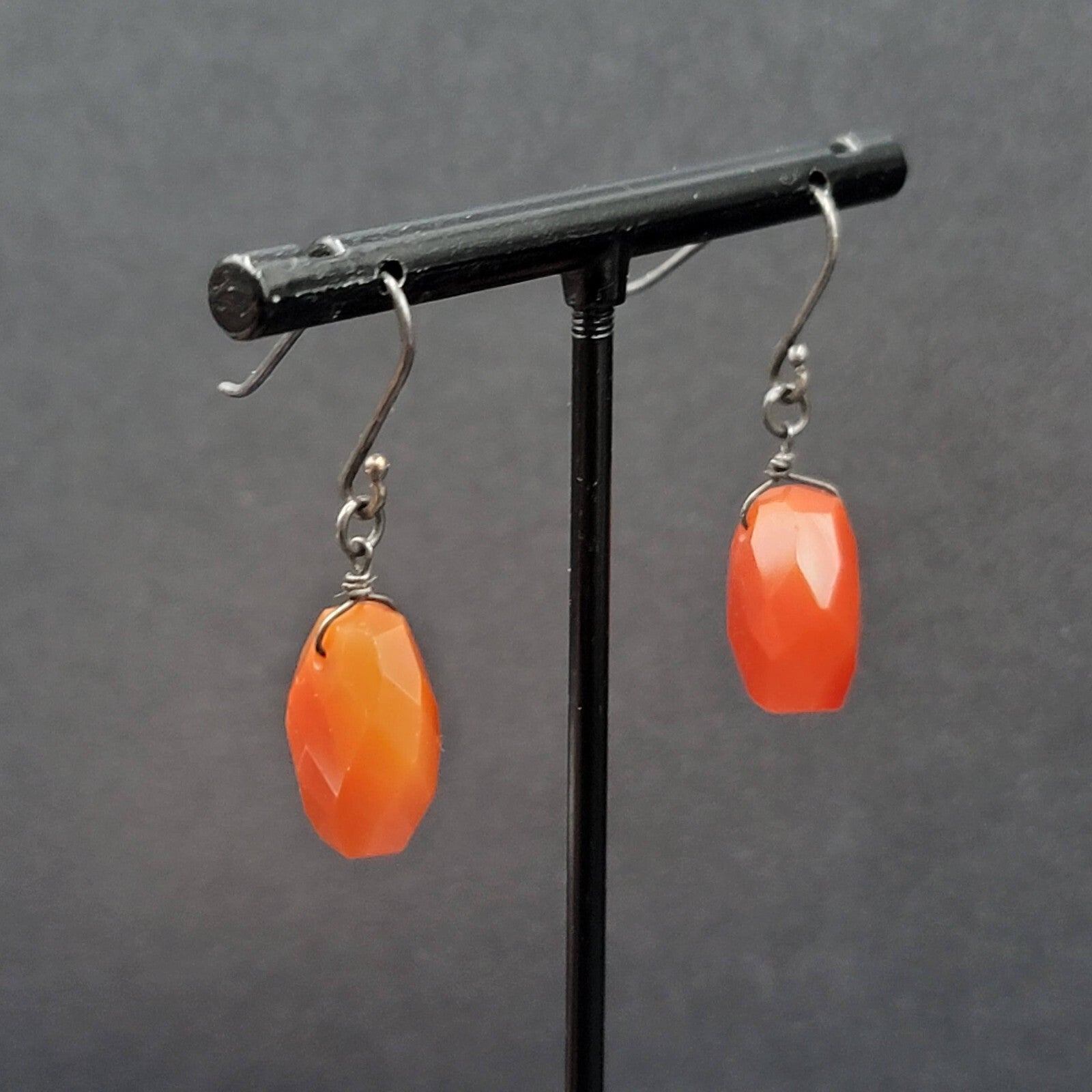 Pierced Earrings Carnelian Faceted Stone Bead Black Metal Dangle 5/8"
