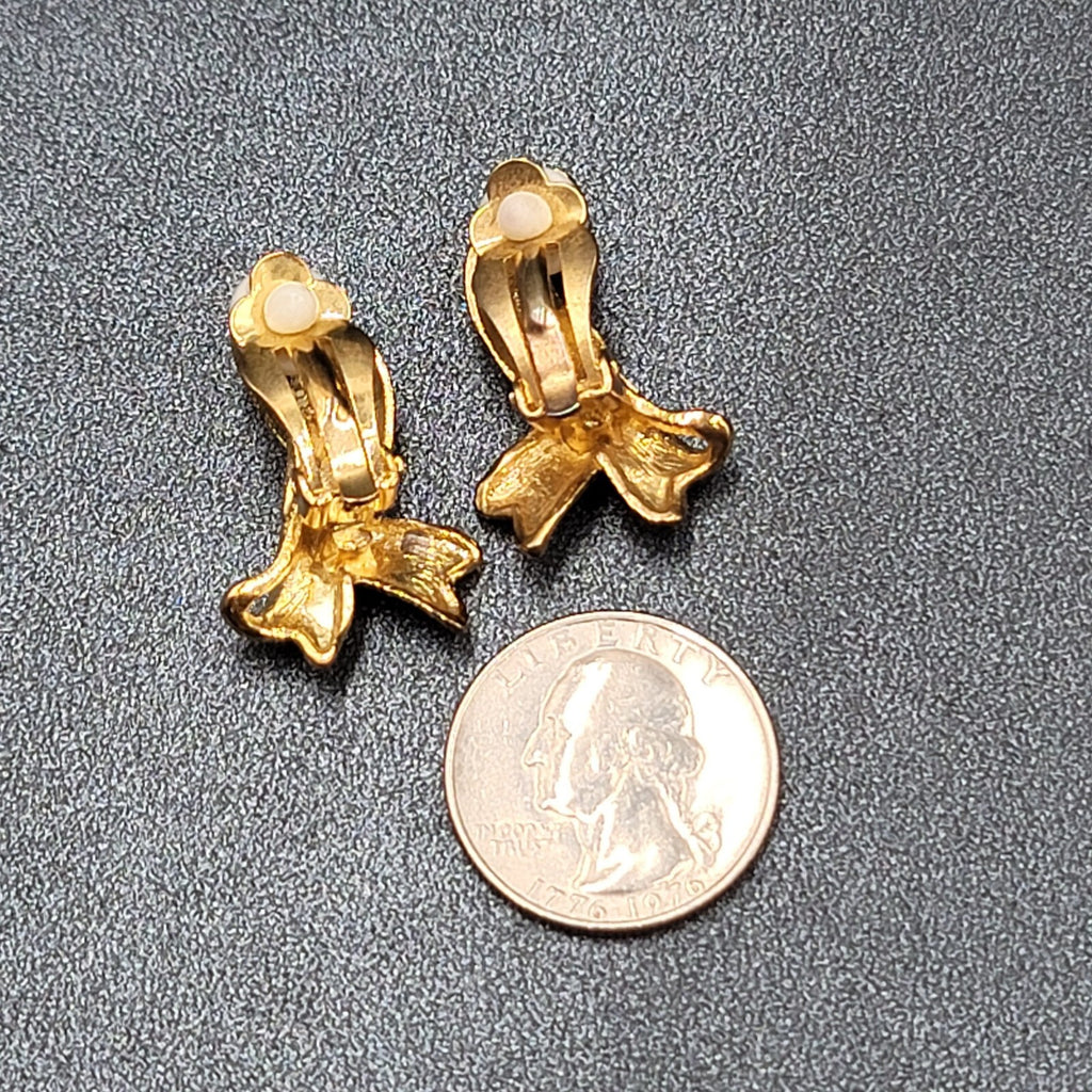 Vintage Clip on Earrings Gold Plated Textured Ribbon Style Drop 1.5"