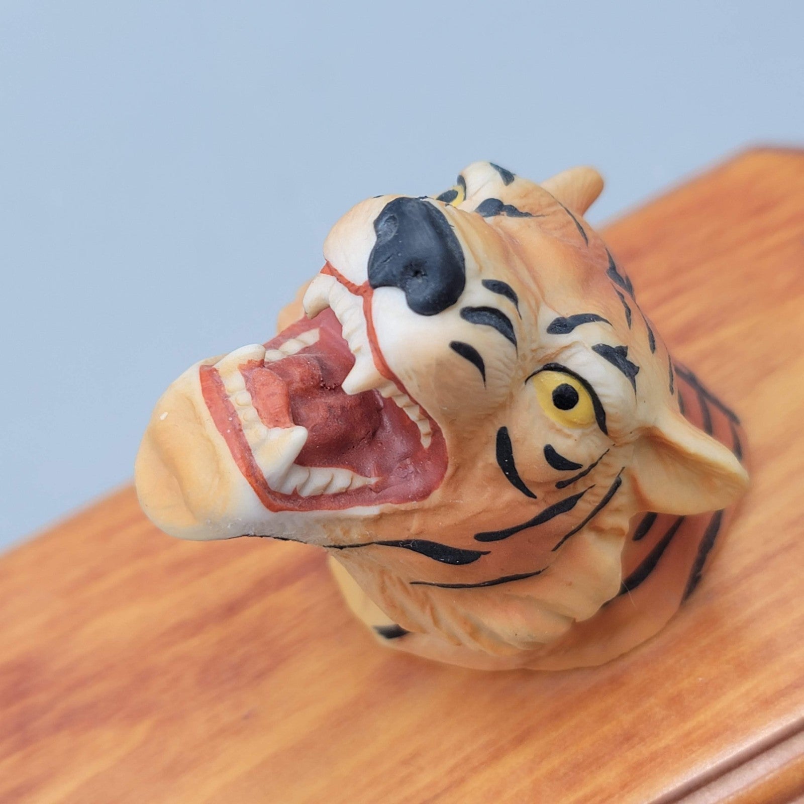 Vintage Ceramic TIGER Head Wood Wall Plaque 6 in Miniature
