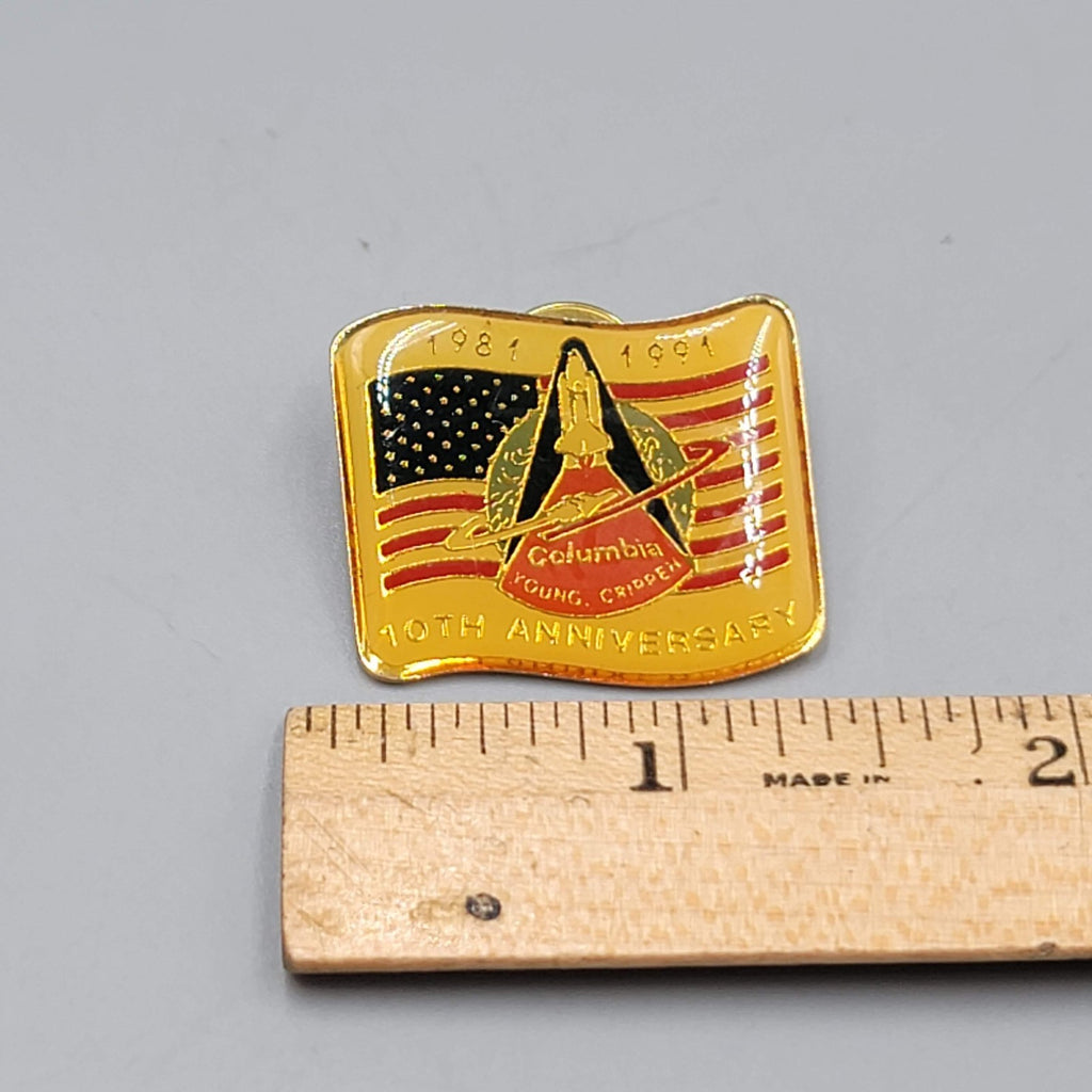 Vtg NASA 1991 Columbia Space Shuttle 10 Th Anniversary Gold Tone Lapel Pin
