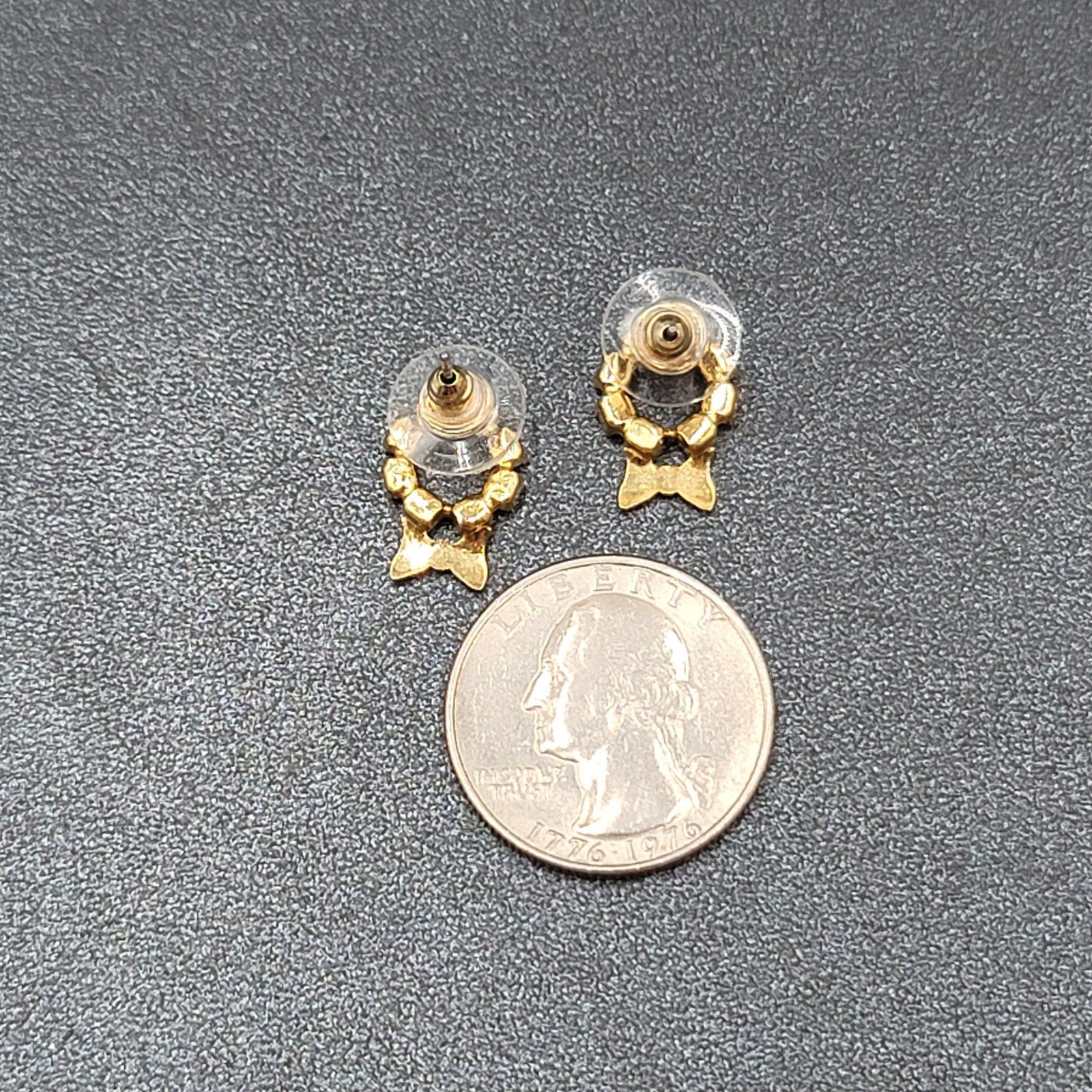 Christmas Pierced Earrings Gold tone Rhinestone Wreath Studs 1/2"
