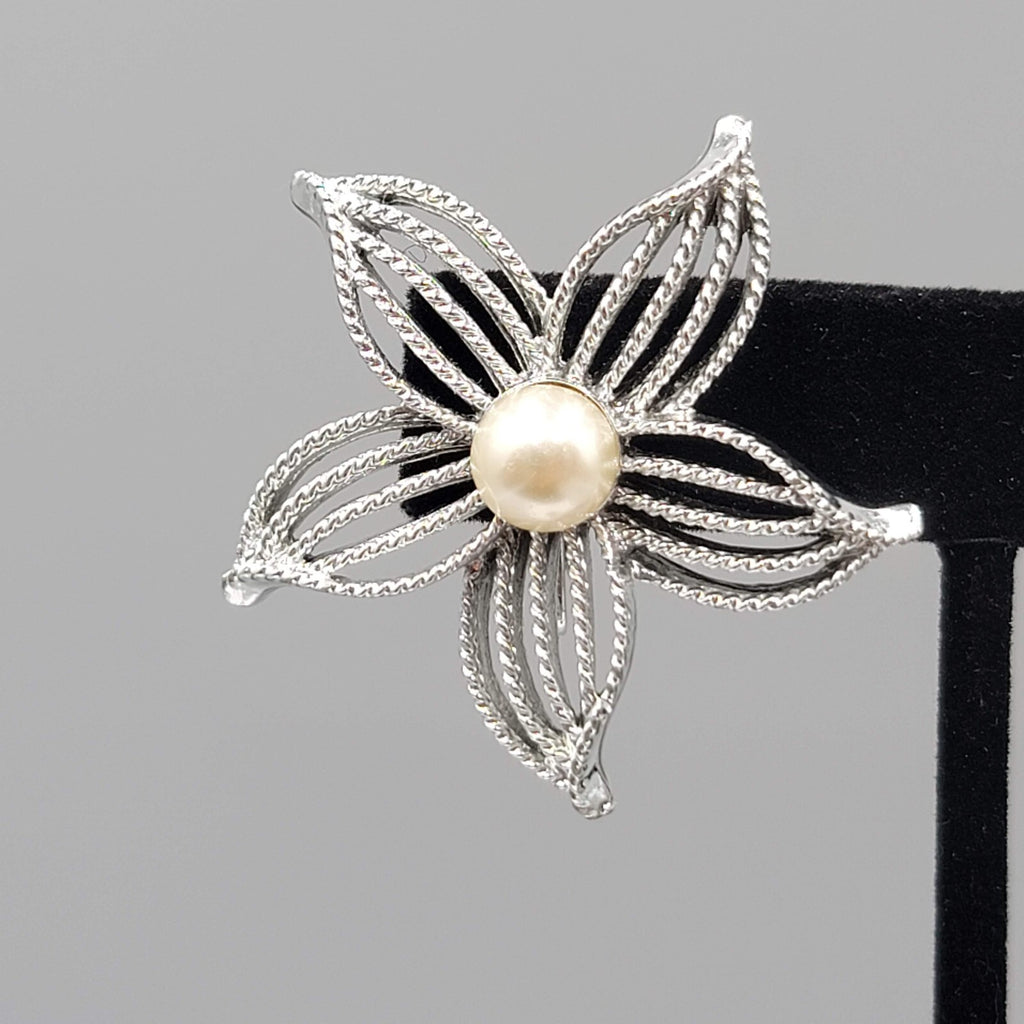 Vintage Flower Clip on Earrings Silver tone Sarah Cov White Faux Pearl 1.5"
