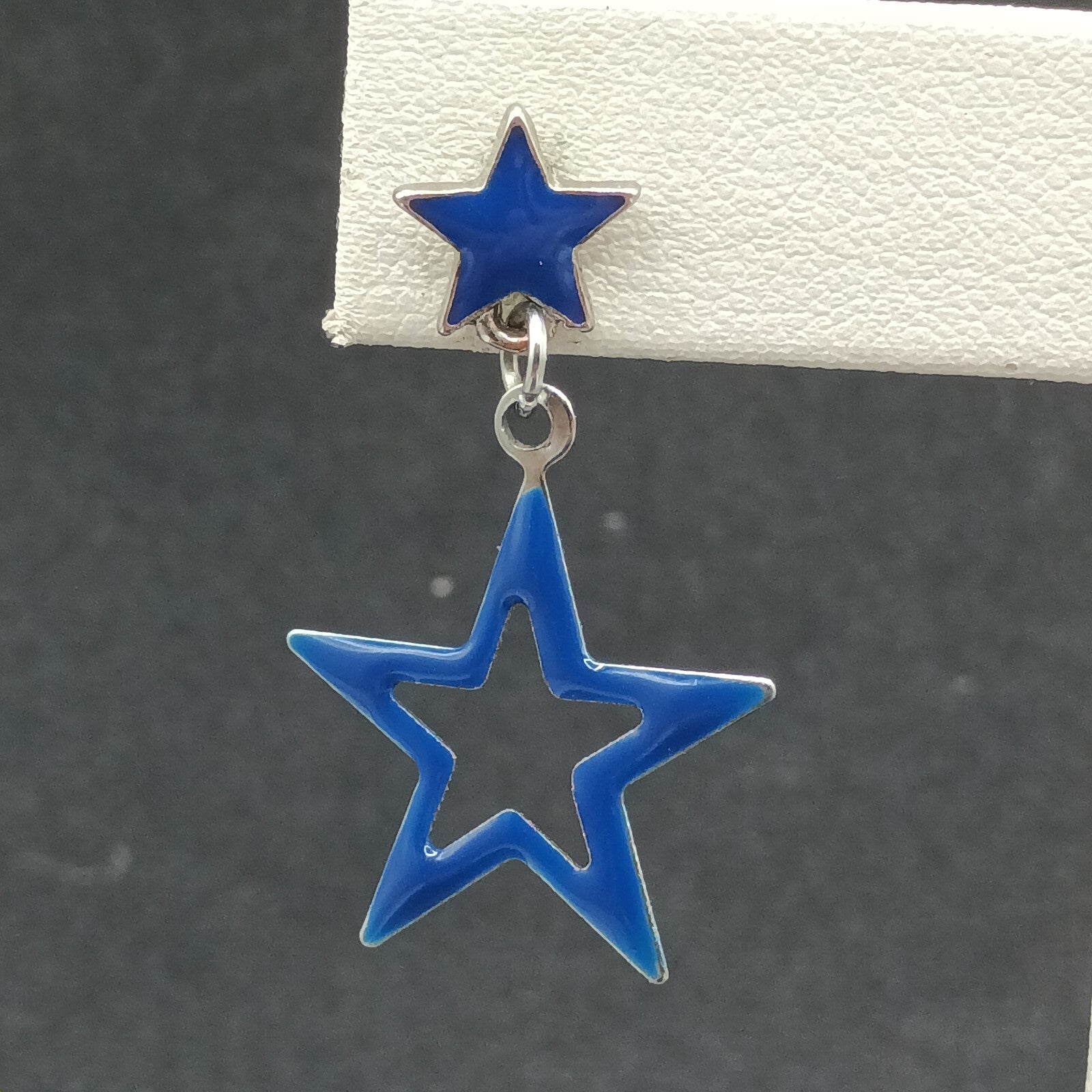 Lot of 2 Pairs Pierced Earrings Red Blue Enamel Silver tone Star Dangle 1 1/4"
