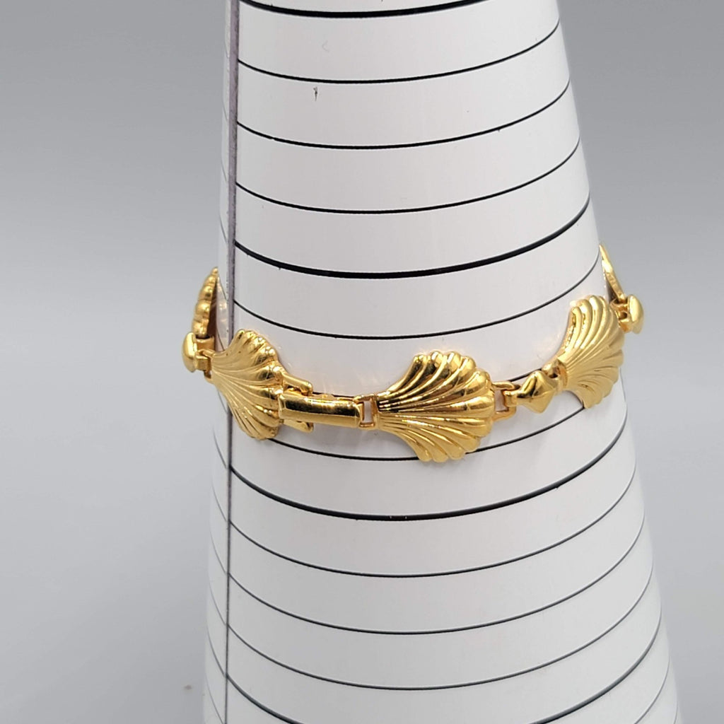 Vintage Avon Seashell Panel Bracelet Gold Plated Clam Shell 6.75 in