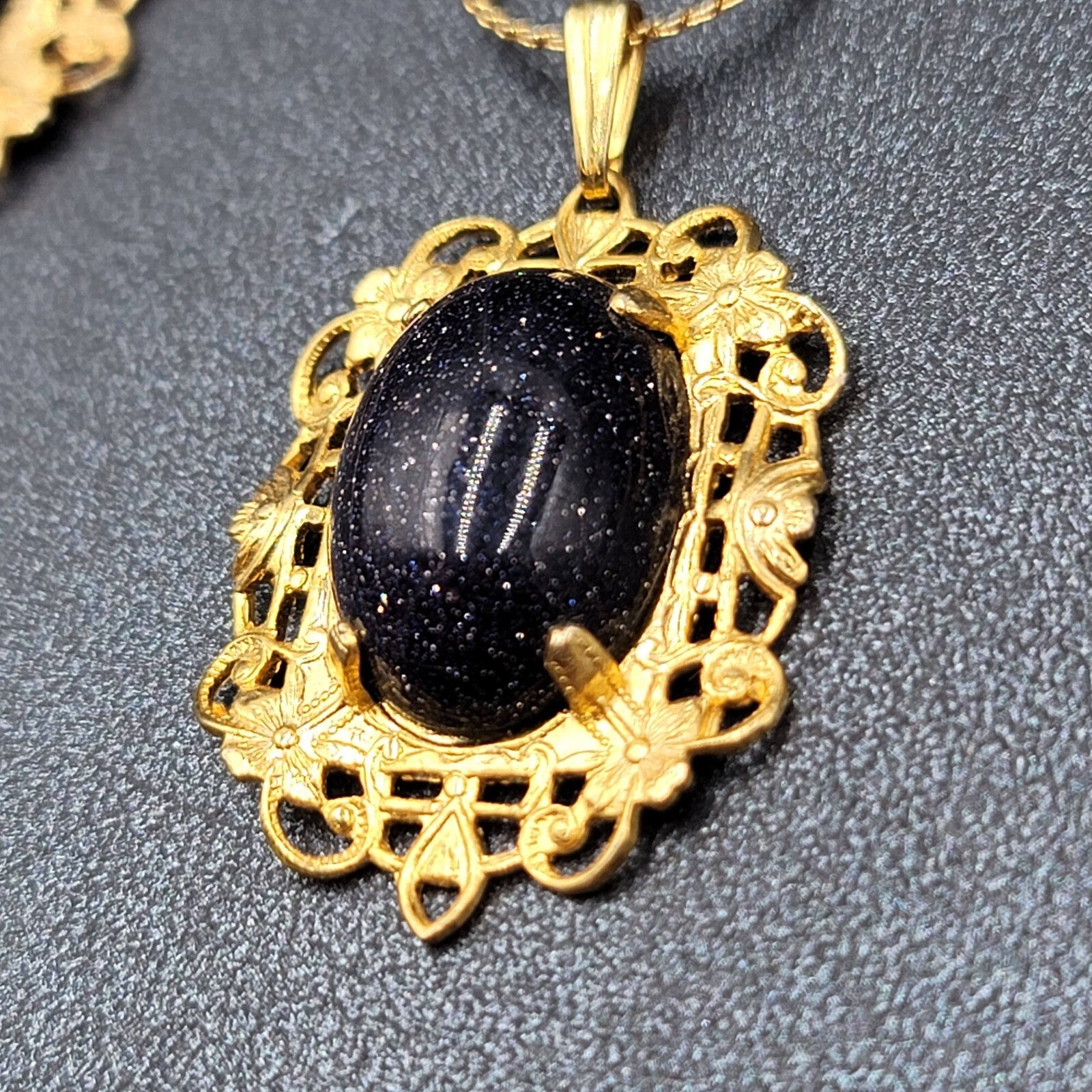 Necklace Earrings Set Gold tone Purple Sandstone Oval 16.5" Chain Earrings 1.25"