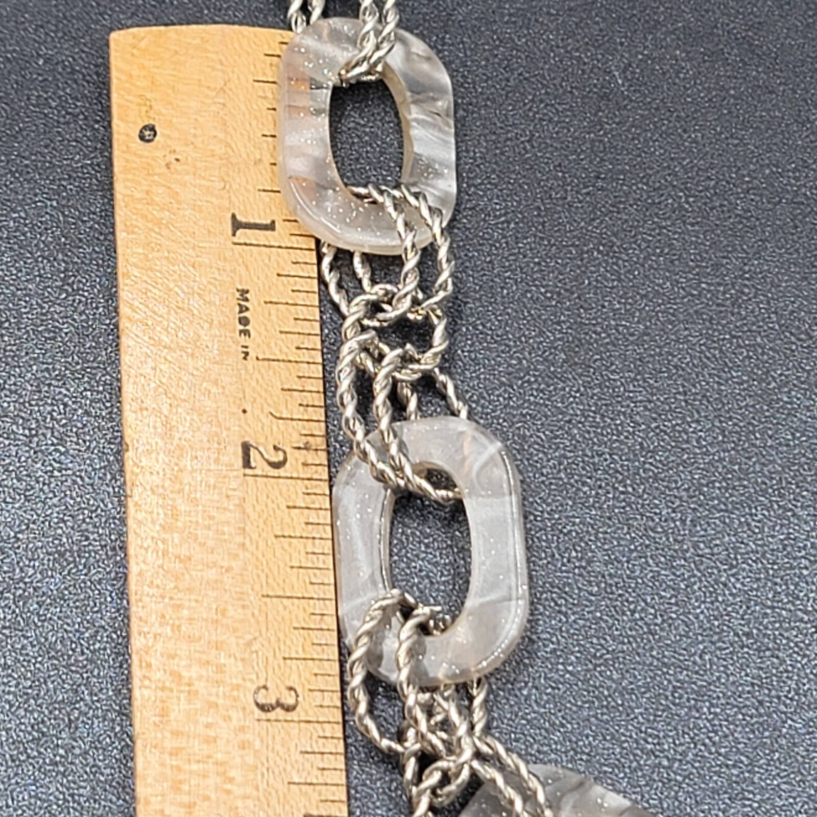 1946 Necklace Acrylic Beaded Chain 18"-21"