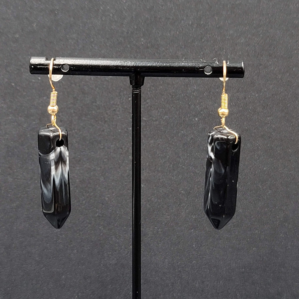 Pierced Earrings Black Marbled Resin Spike Pendulum Dangle Gold tone Hook 1.25"