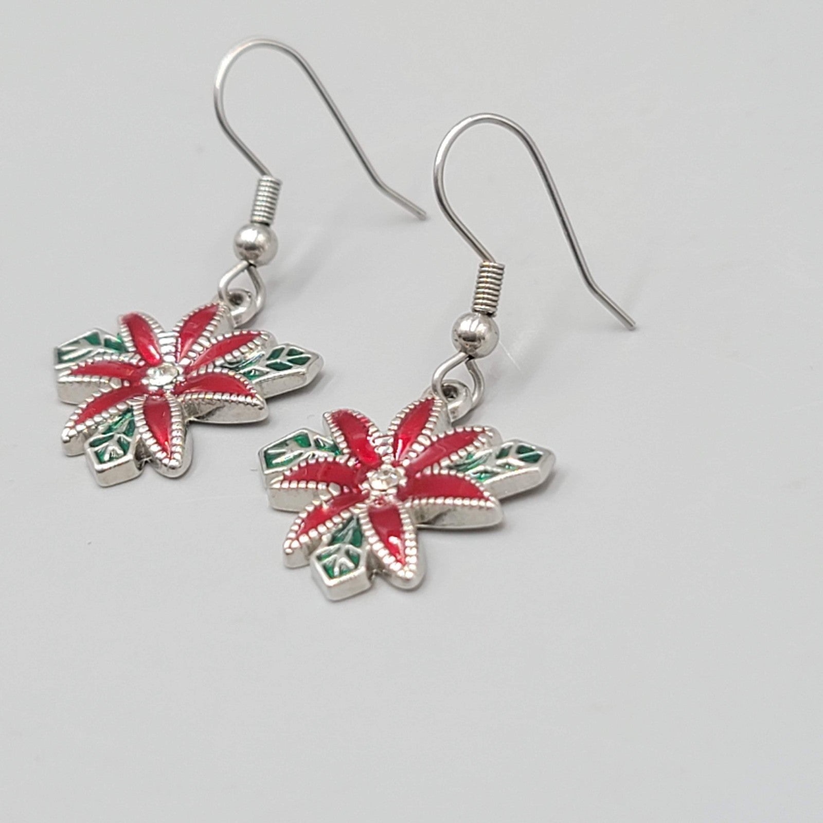 Christmas Flower Pierced Earrings Silver tone Dangle Poinsettia 3/4"