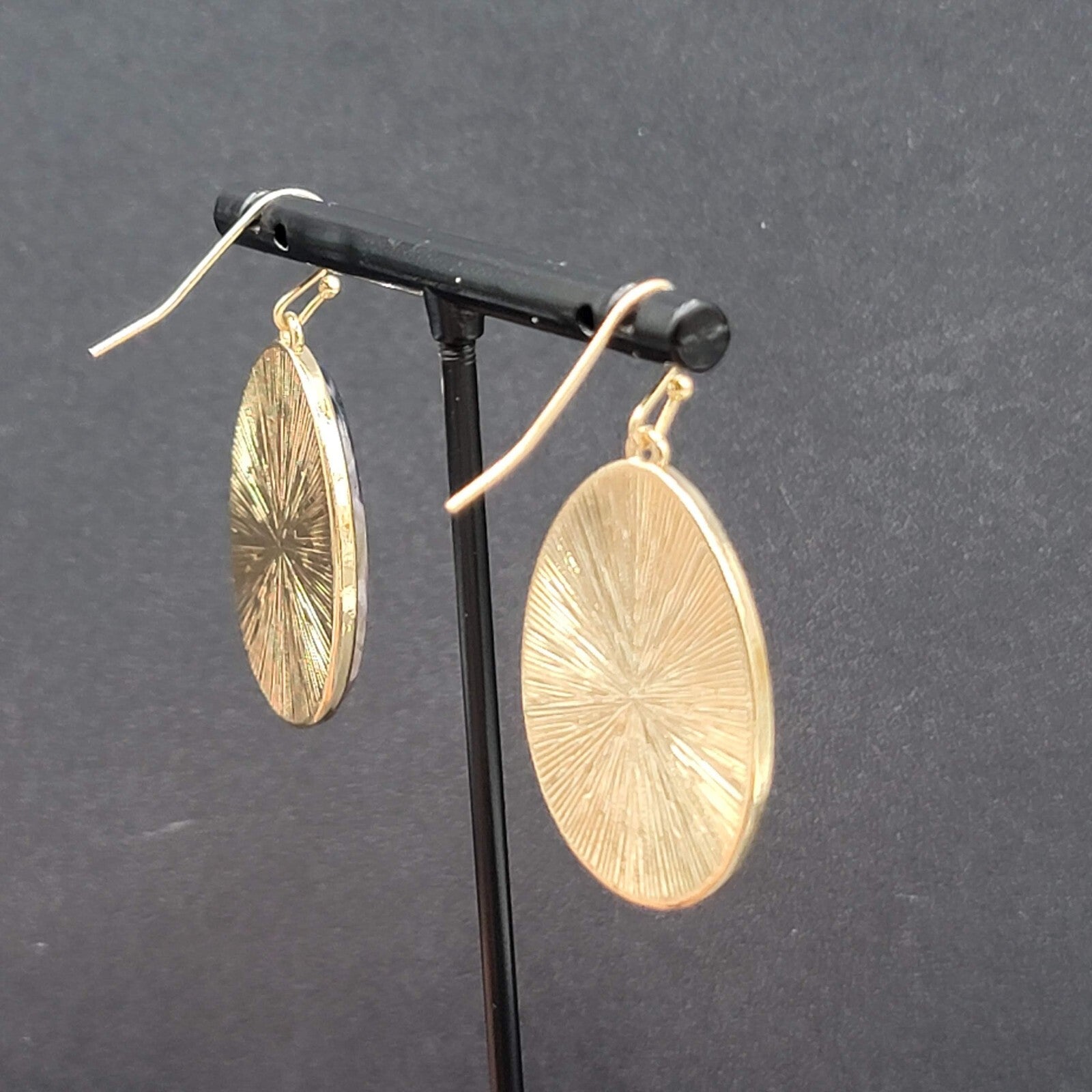 Pierced Earrings Gold tone Confetti Acrylic Teardrop Dangle 1.25"