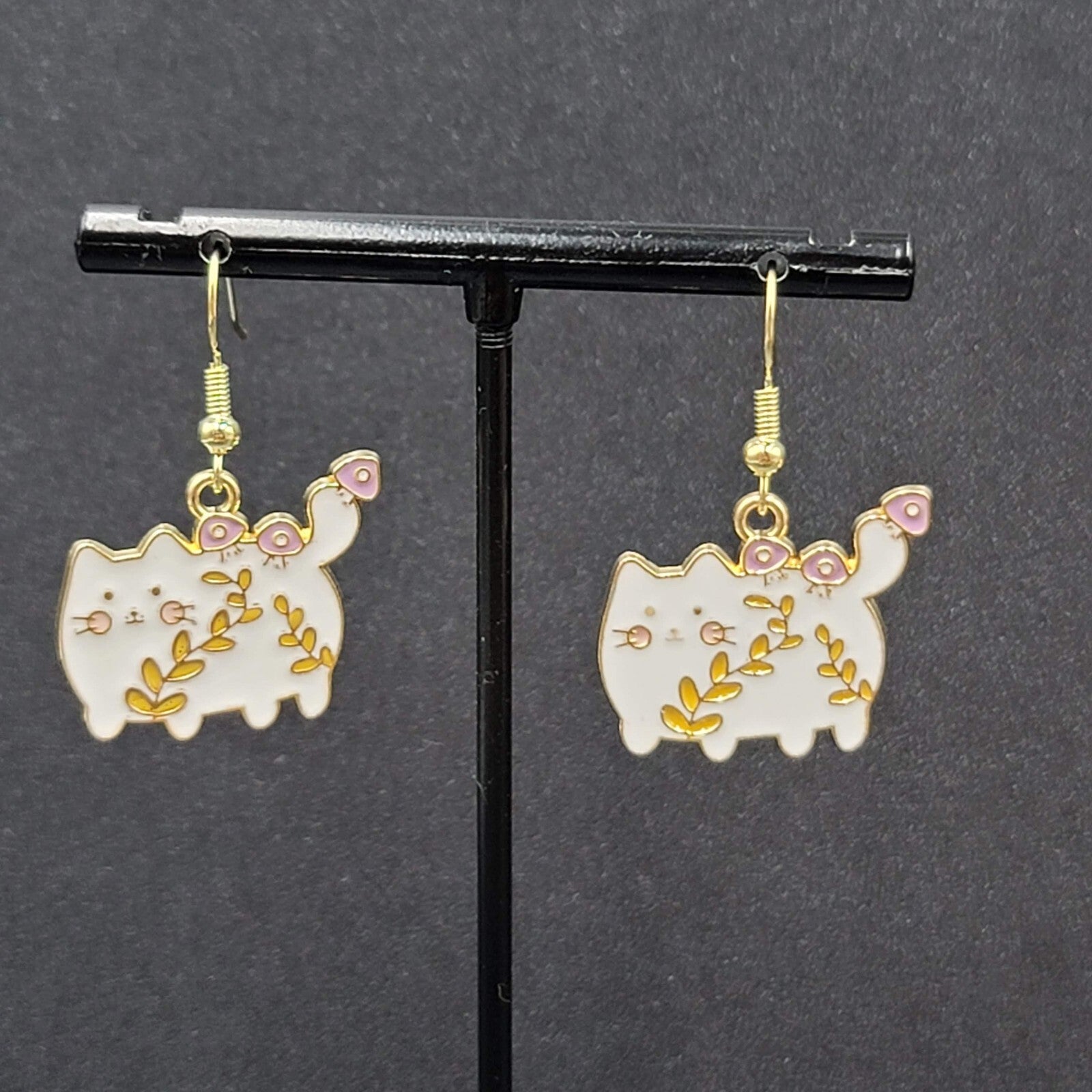 White Cat Pierced Earrings Gold tone Enamel Flowers Dangle 3/4"