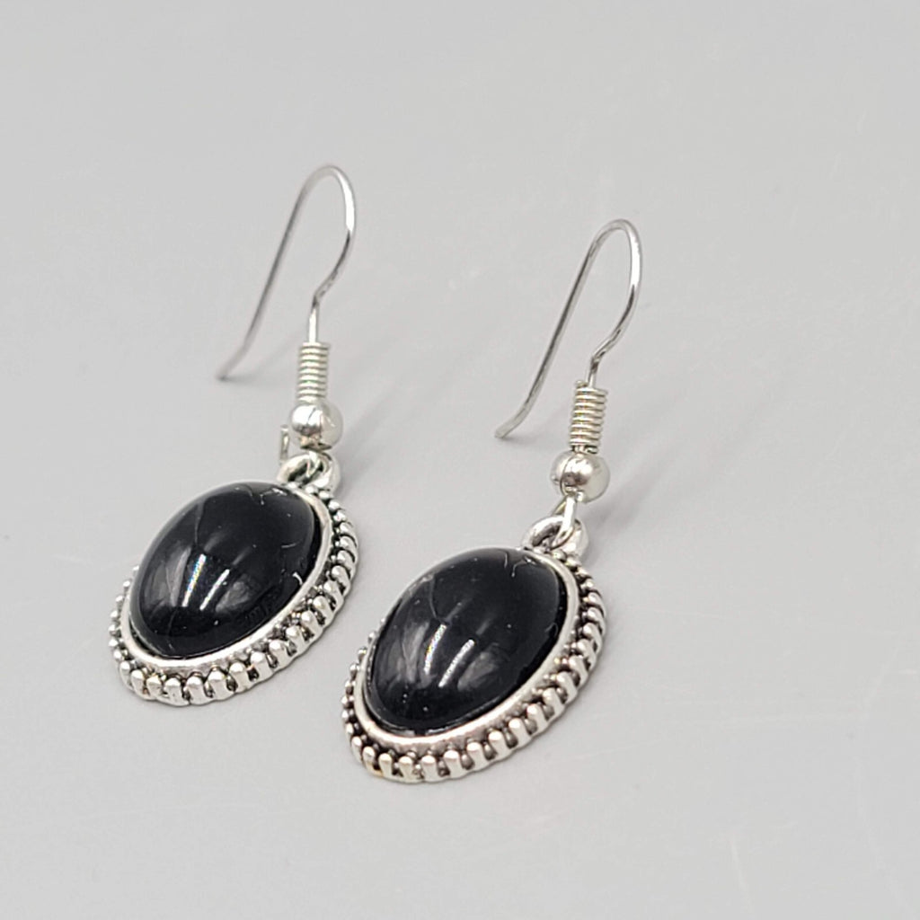 Pierced Earrings Silver tone Oval Black Cabochon Dangle 3/4"