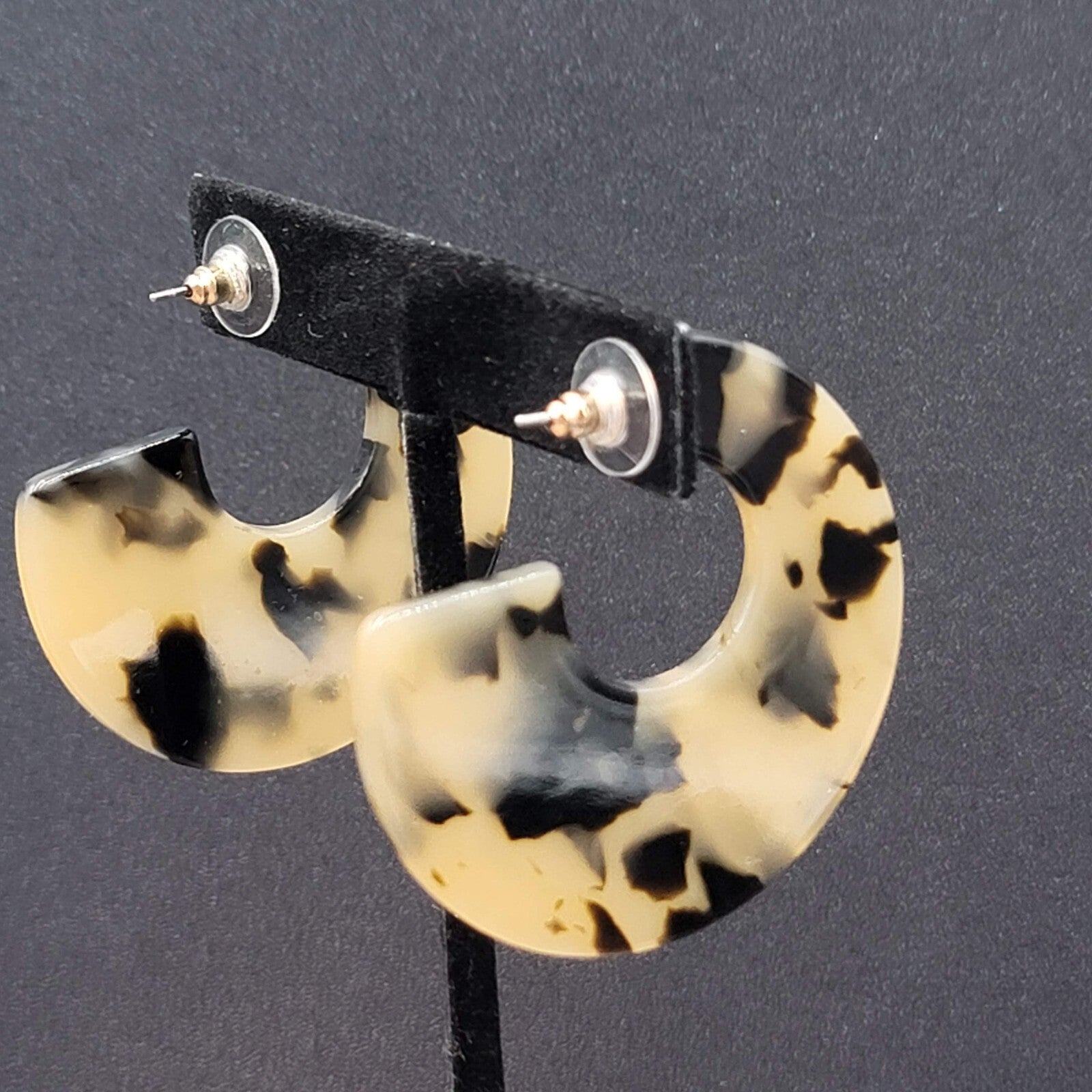 Pierced Earrings Large Acrylic Tortoise Wide Hoops Beige Brown 2"