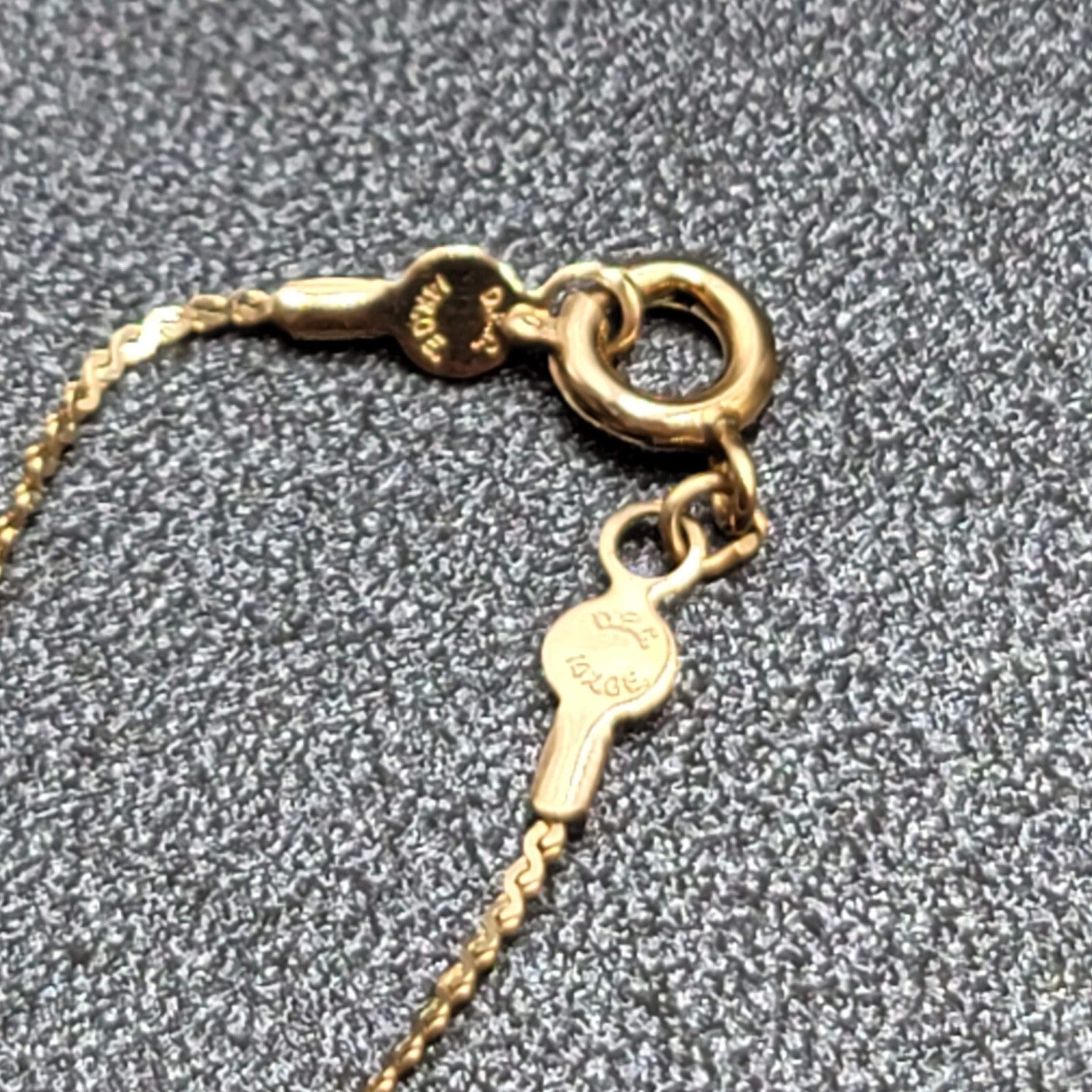Pink Crystal Heart Brooch Pendant Gold tone 18" Chain