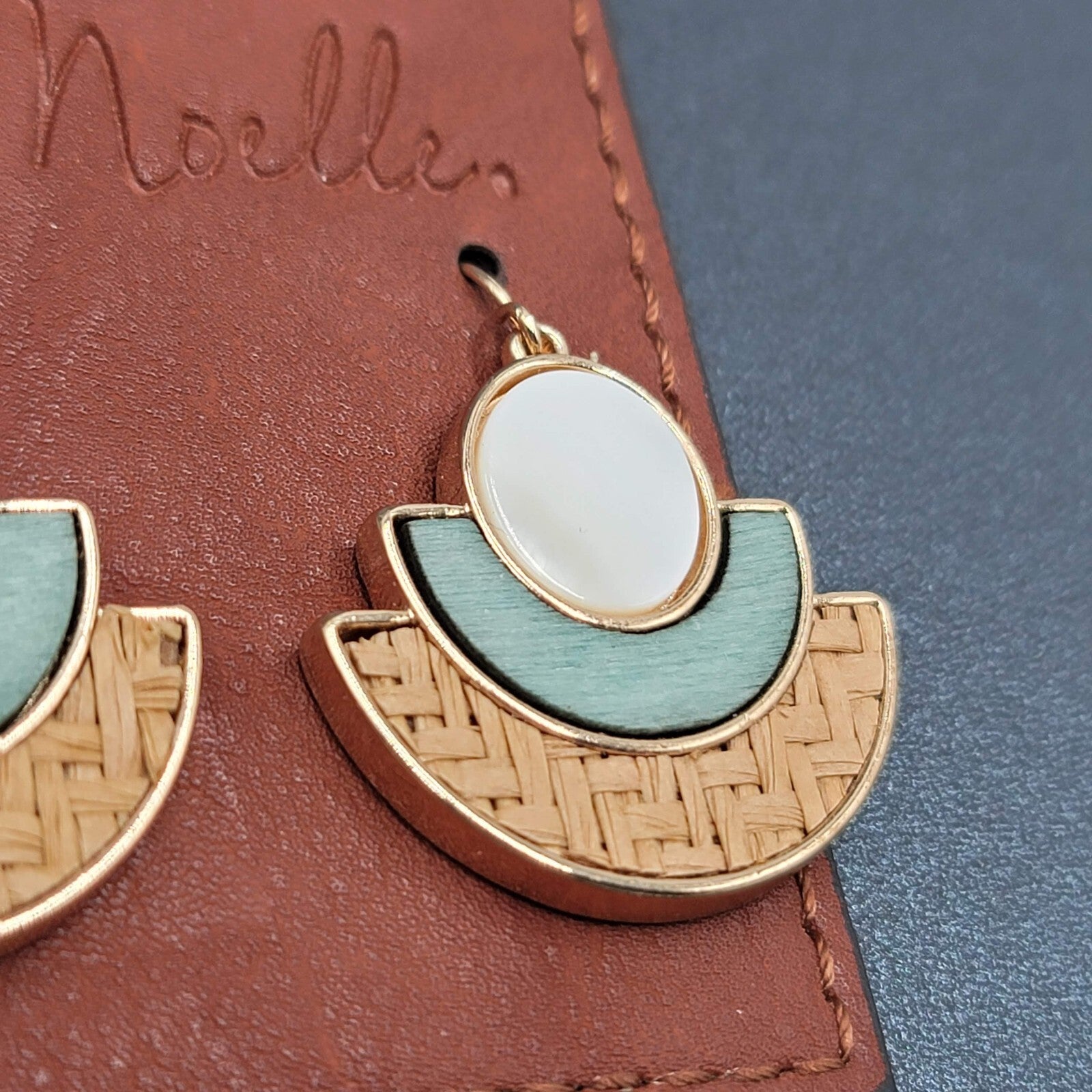 Simply Noelle Pierced Earrings Gold tone Mother of Pearl Wood Rattan Dangle 1.25