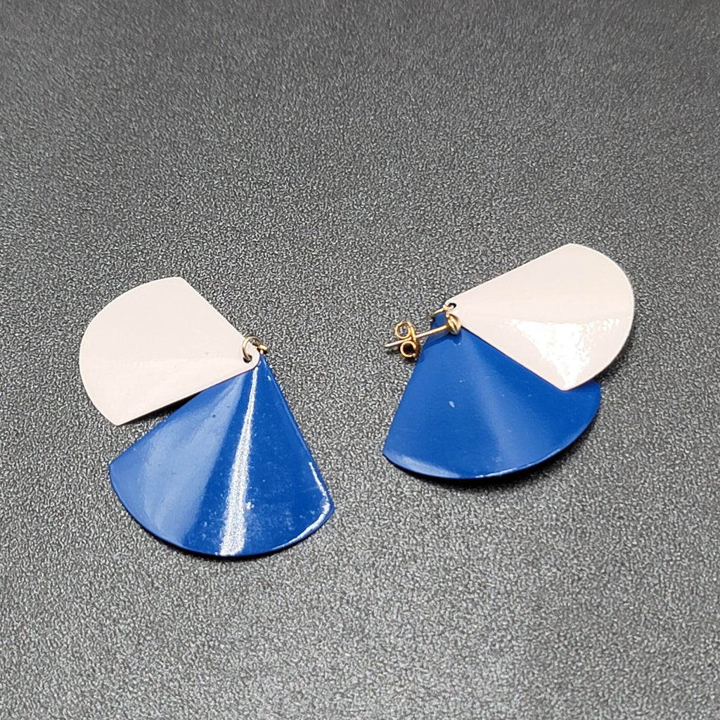 Vintage Pierced Earrings Blue White Enamel Triangle Dangle 1.5"