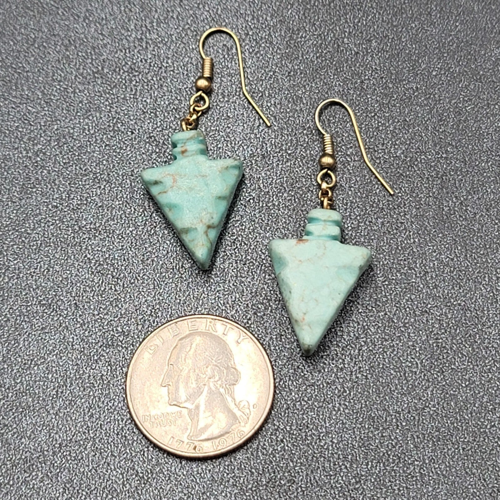 Pierced Earrings Silver tone Blue Stone Arrow Dangle 1"