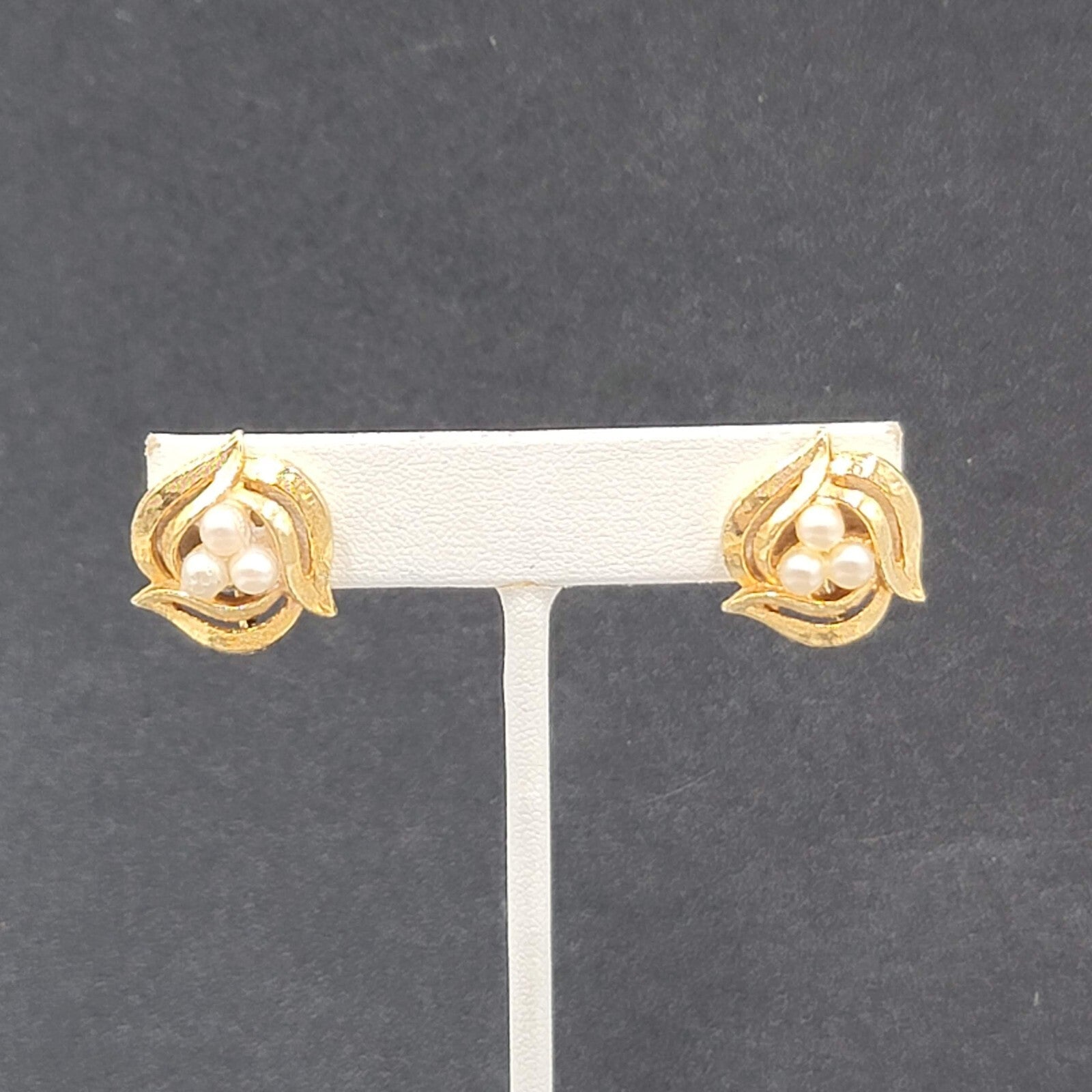 Vintage Clip on Earrings Textured Gold tone Faux Pearl Studs 3/4"