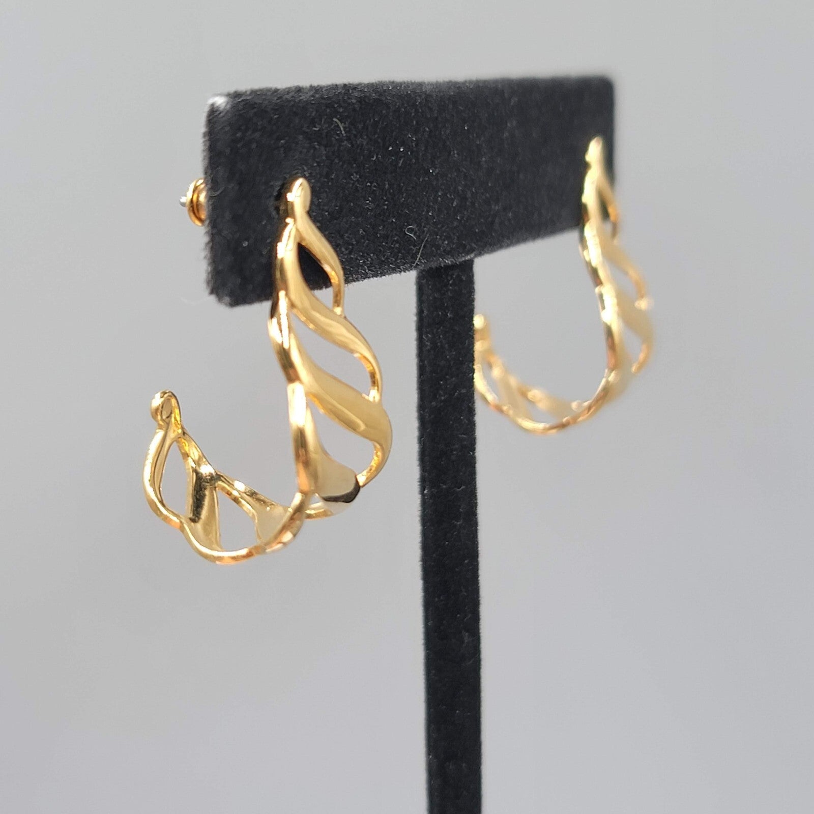 Vintage MONET Pierced Earrings Yellow Gold Plated Open Work Teardrop 1"