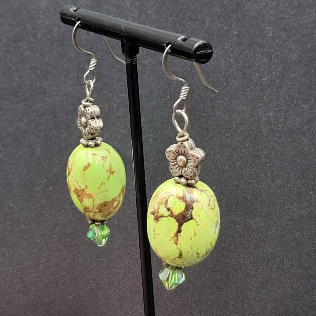 Pierced Earrings Silver tone Large Green Stone Bead Flower Dangle 1.75"