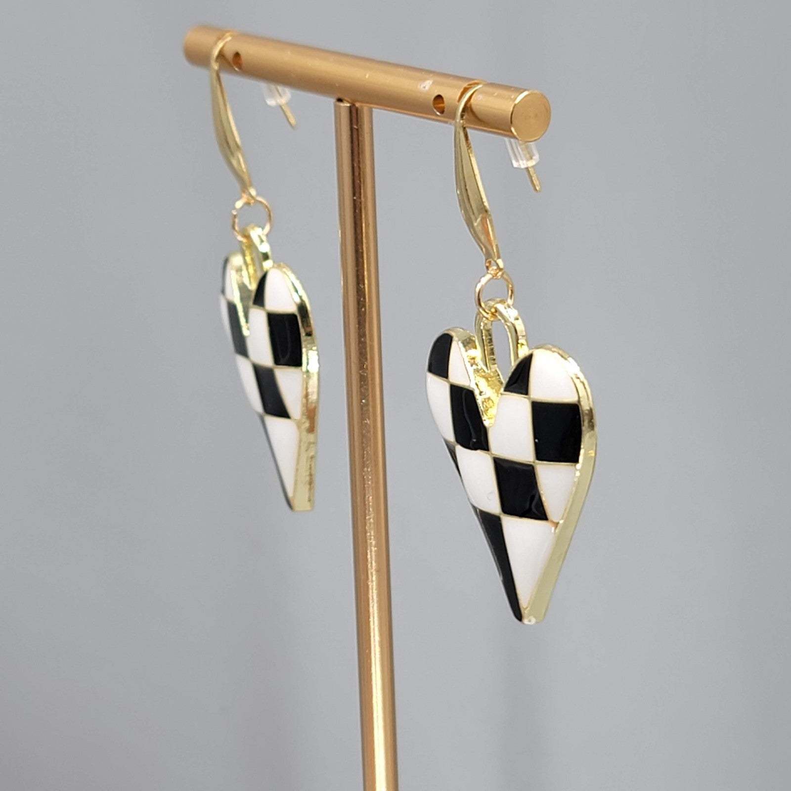 Black White Enamel Checkered Heart Pierced Earrings Gold tone  Dangle Large 1.5"