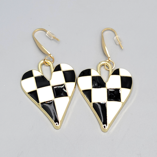 Black White Enamel Checkered Heart Pierced Earrings Gold tone  Dangle Large 1.5"