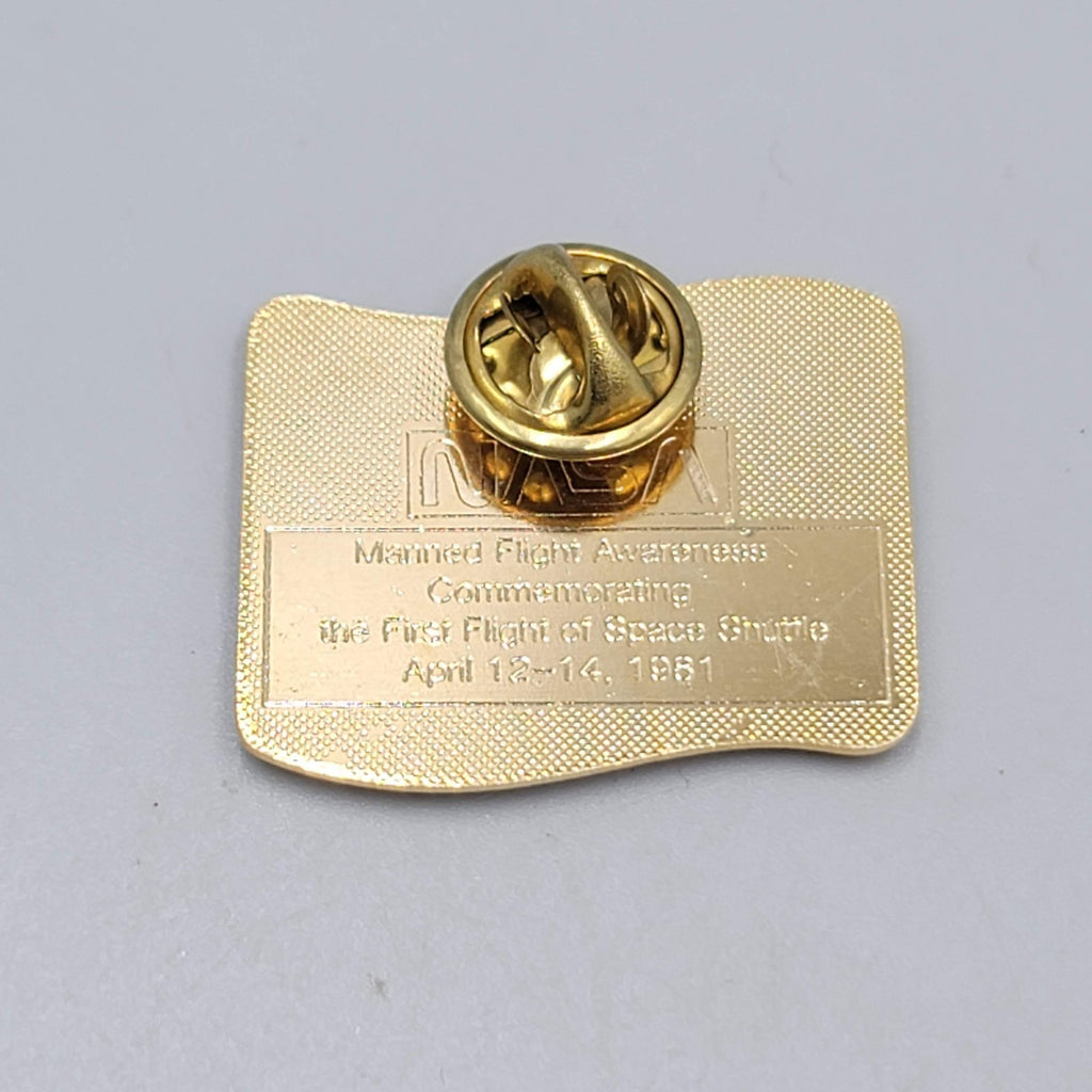 Vtg NASA 1991 Columbia Space Shuttle 10 Th Anniversary Gold Tone Lapel Pin
