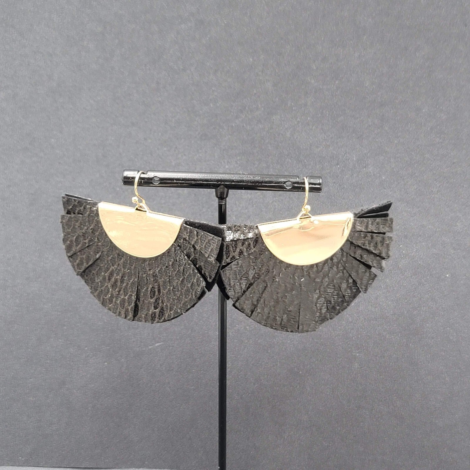Pierced Earrings Black Snake Skin Print Tassel Fan Gold tone Dangle 1.5"