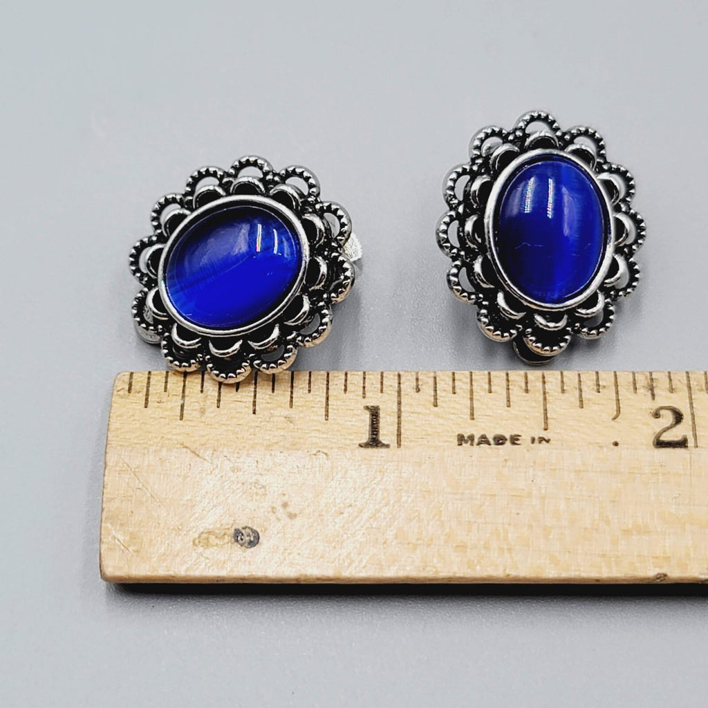 Vintage Blue Cats Eye Cabochon Clip on Earrings Silver tone Oval Drop 3/4"