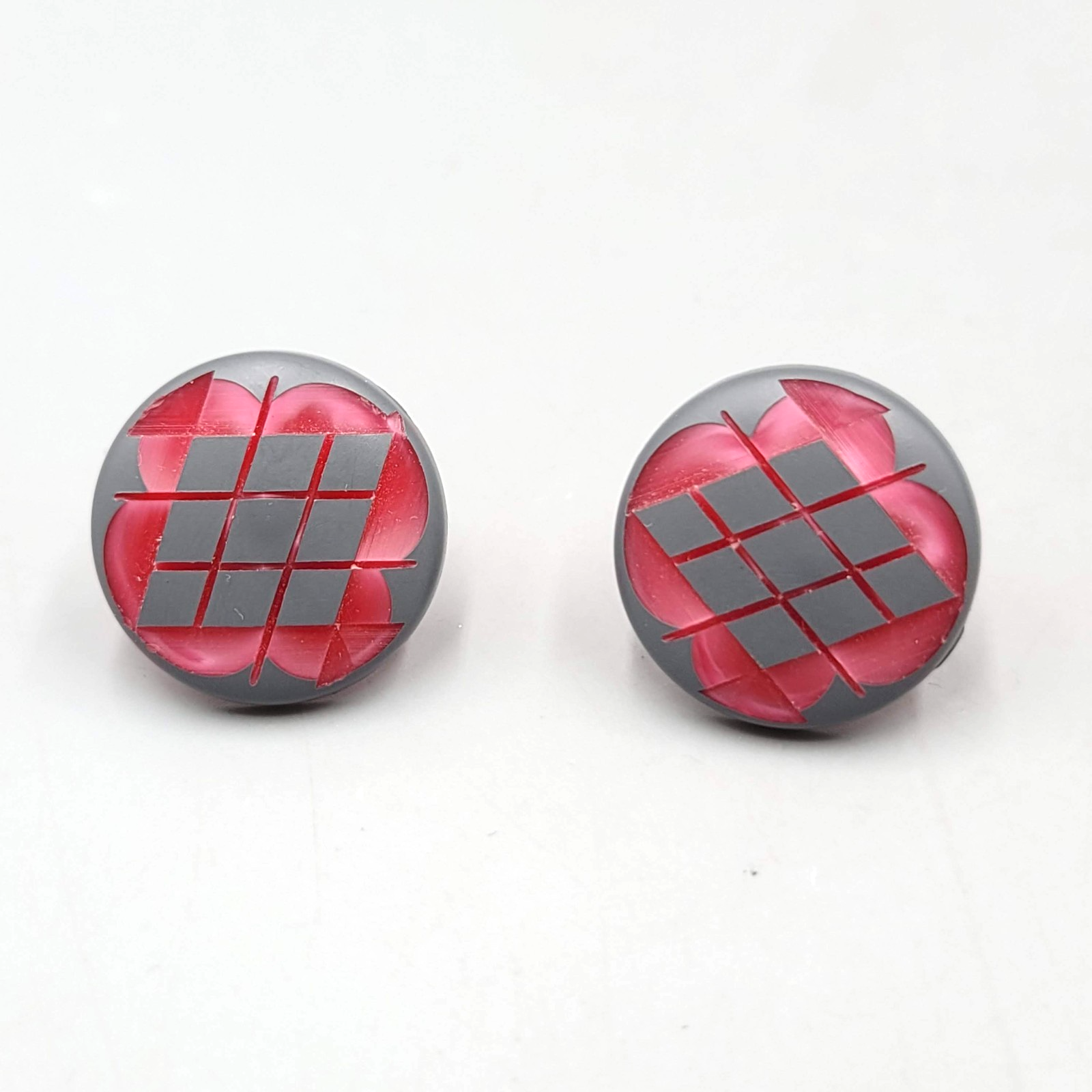 Vintage Laser Cut Clip on Earrings Purple Gray Round Screw Back 1 1/8 in