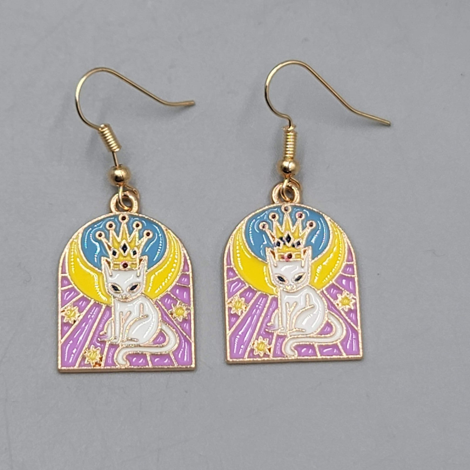 Kitty Cat in the Sun Enamel Pierced Earrings Gold tone Dangle 1 1/8"