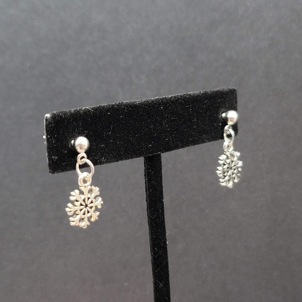 New Snowflake Pierced Earrings Silver tone Dangle 1/2"