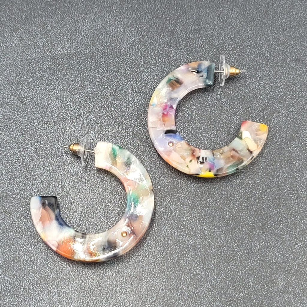 Pierced Earrings Confetti Acrylic Gold tone Rhinestones Hoops Dangle 1.5"